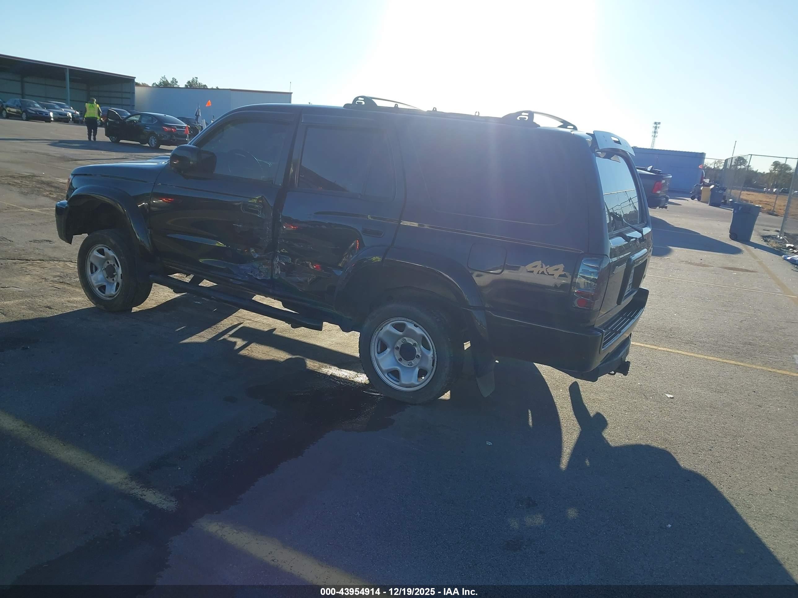 TOYOTA 4RUNNER image 3