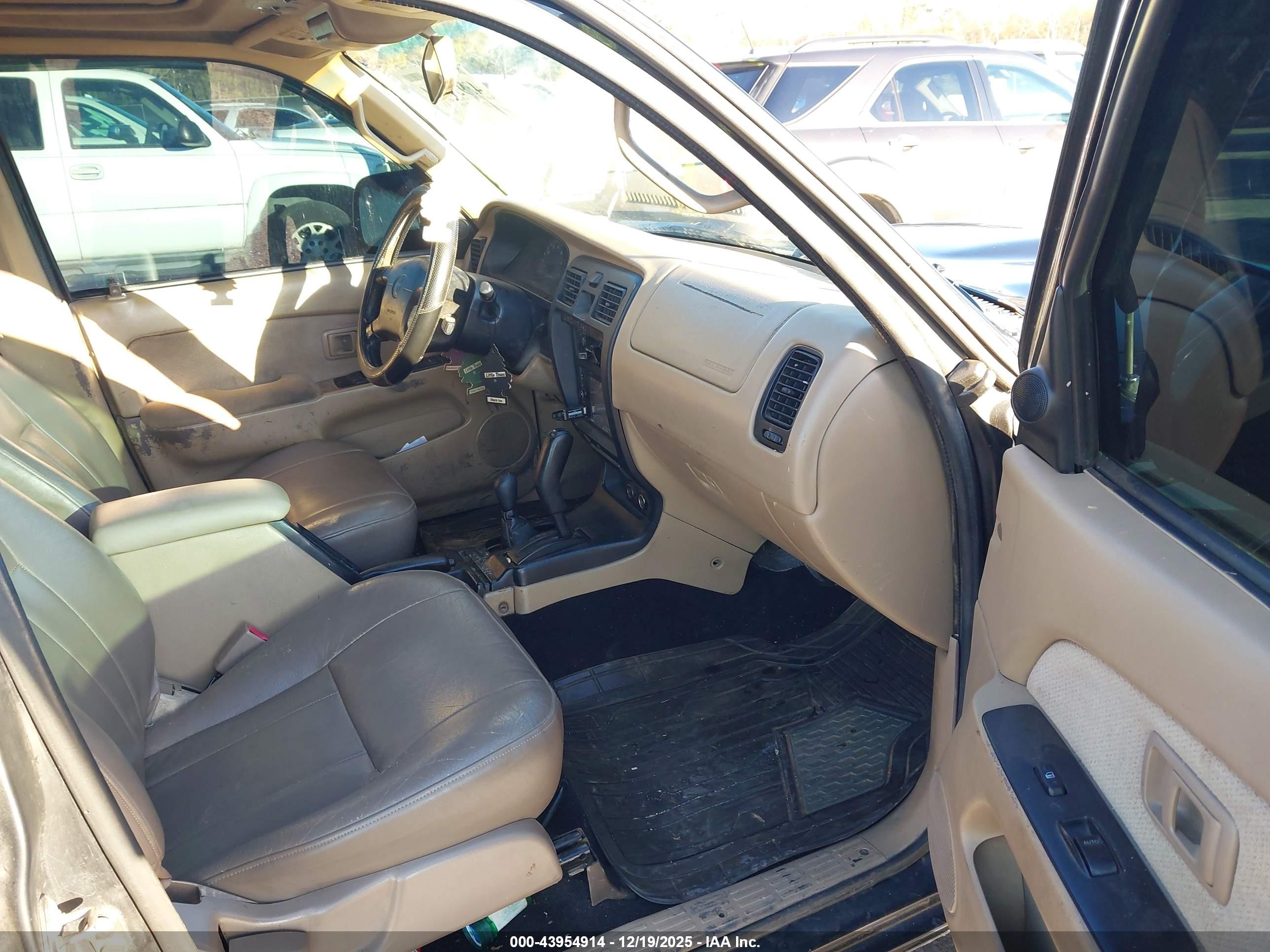 TOYOTA 4RUNNER image 5
