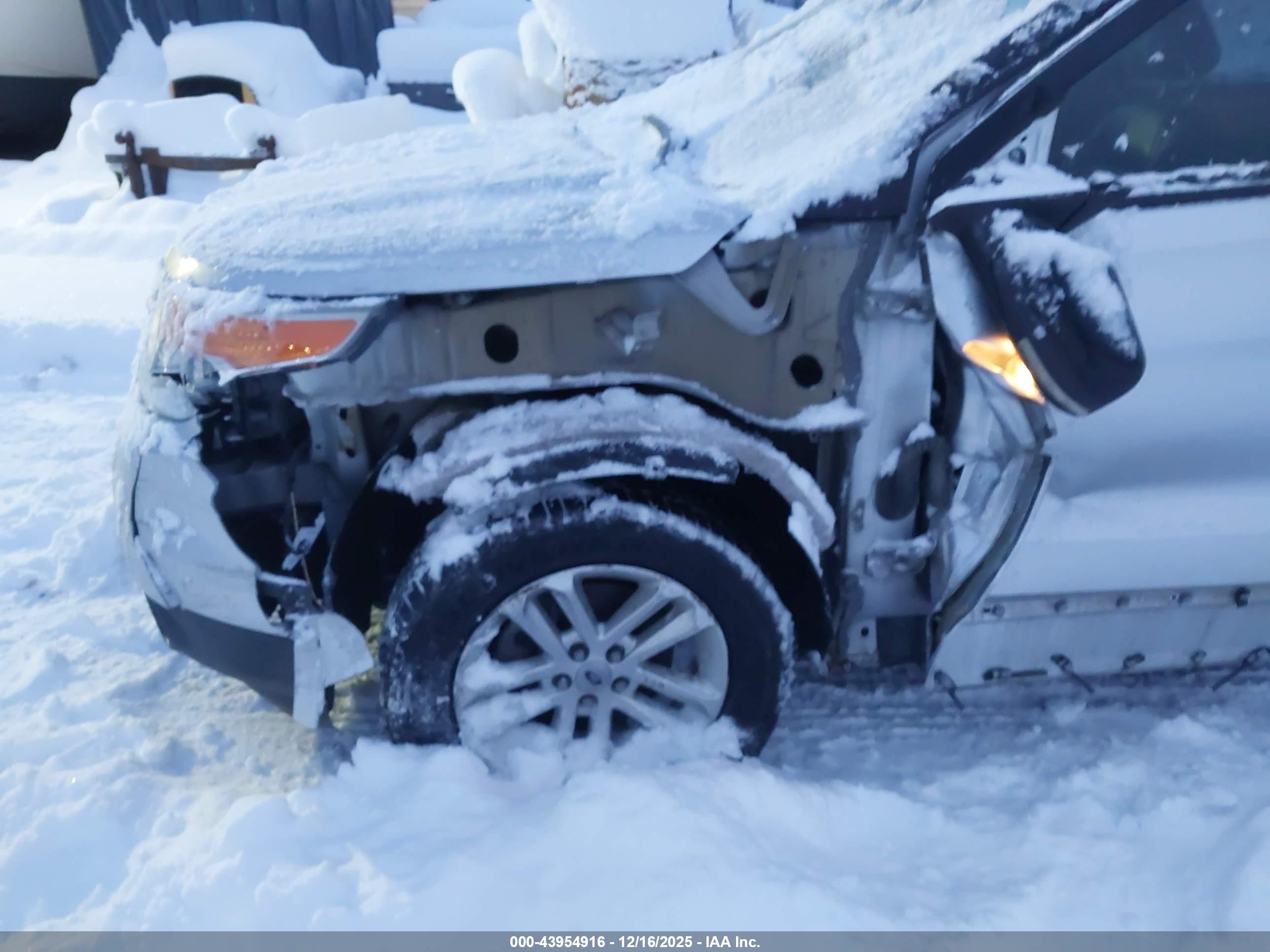 FORD EXPLORER image 6