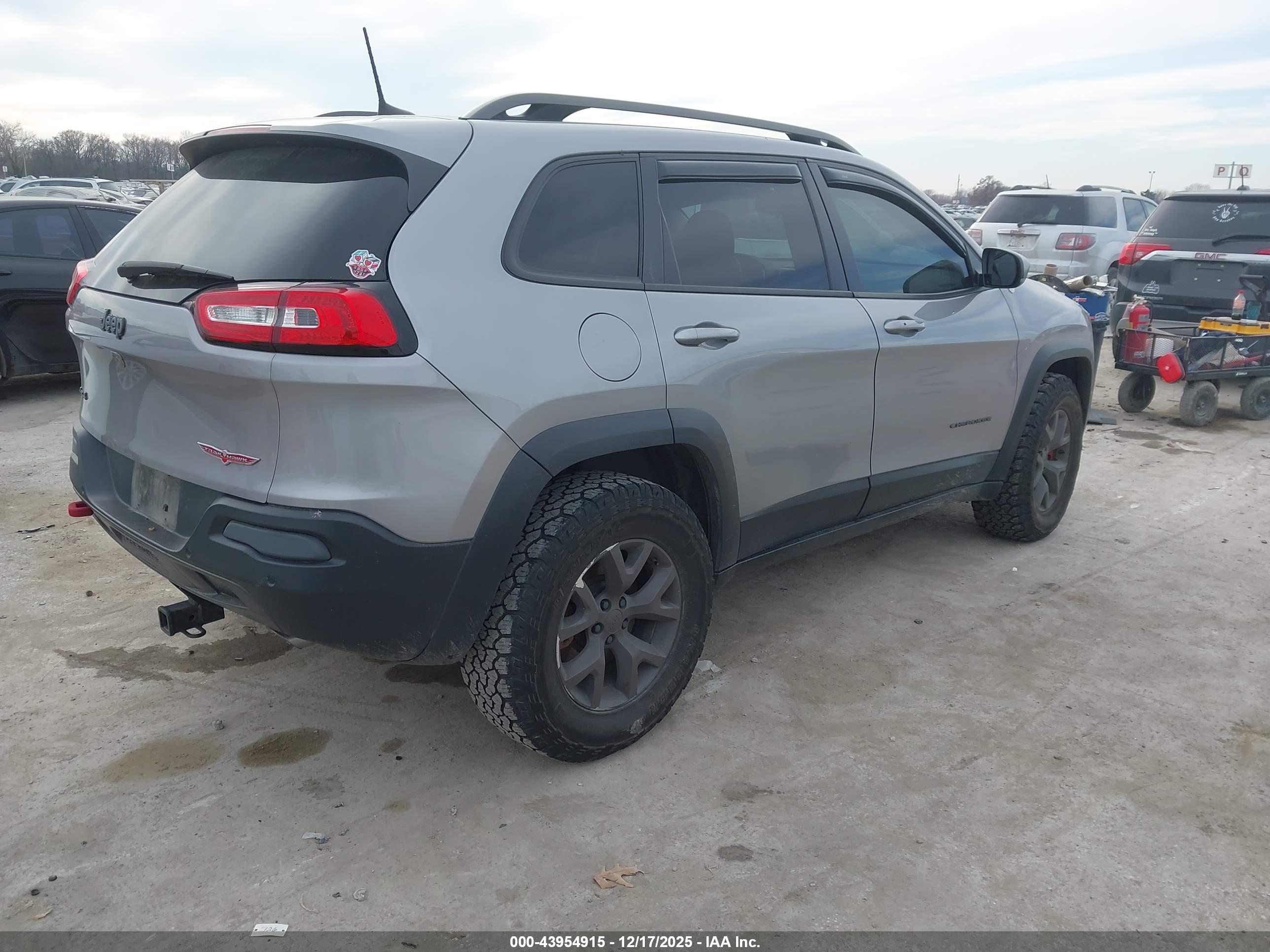 JEEP CHEROKEE image 4