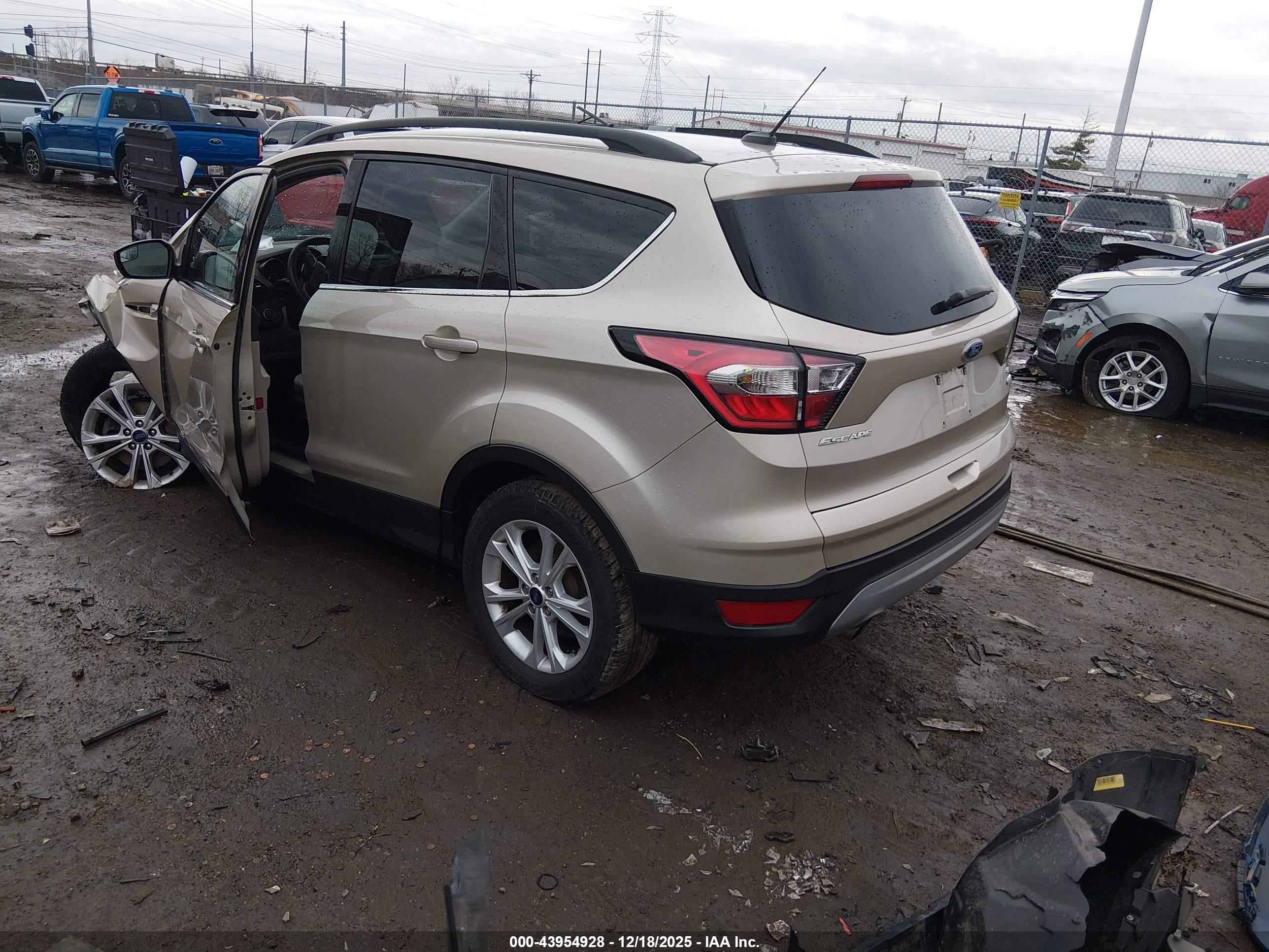 FORD ESCAPE image 3