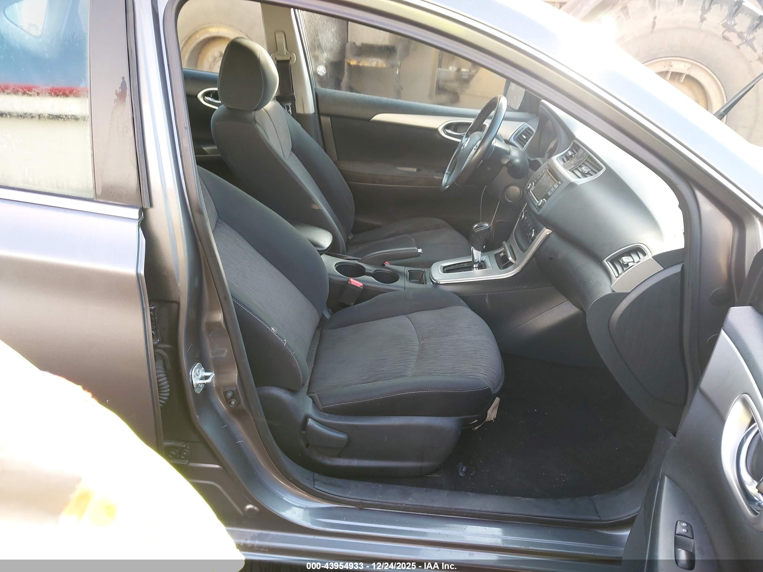 NISSAN SENTRA image 5