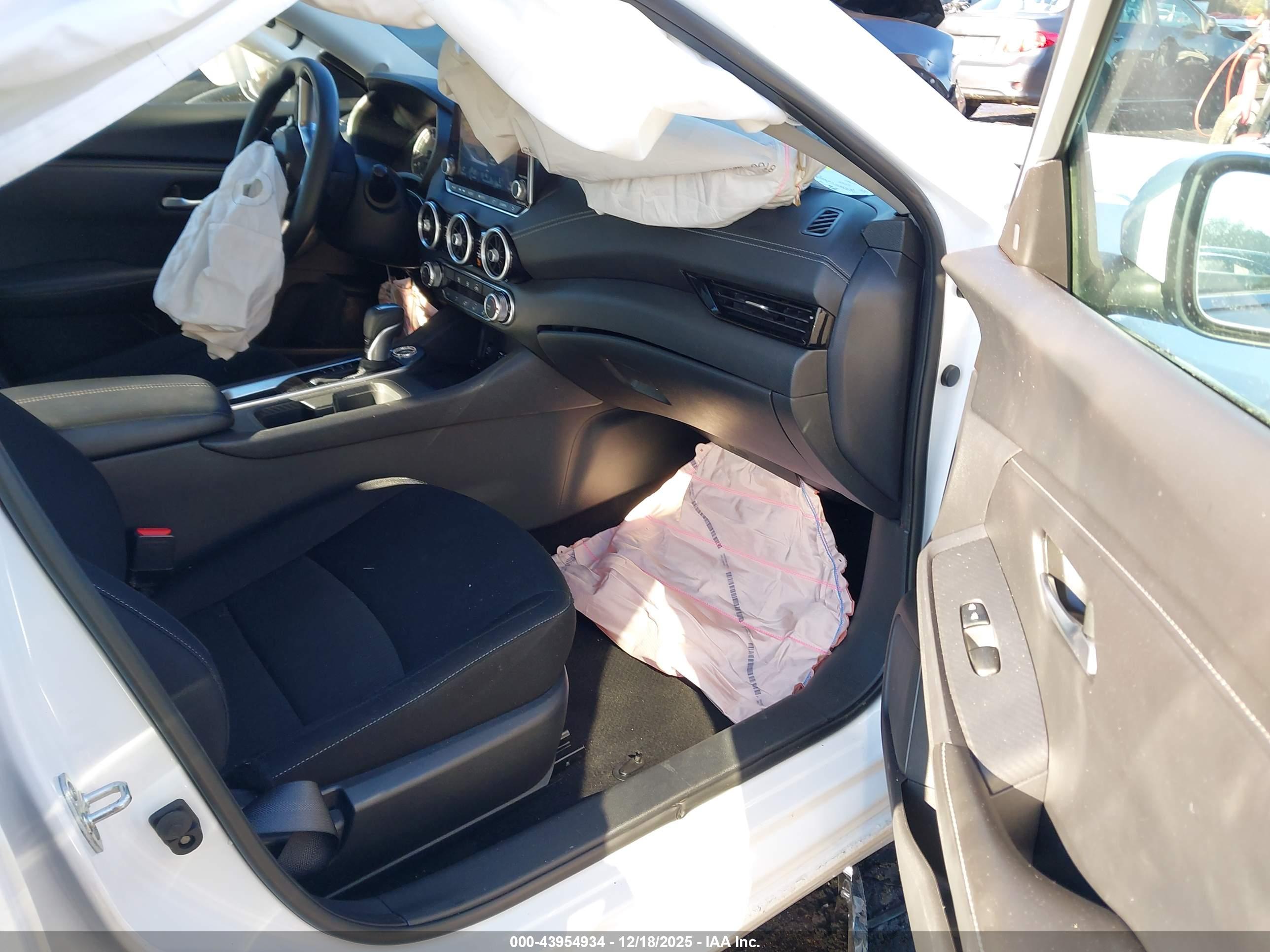 NISSAN SENTRA image 5