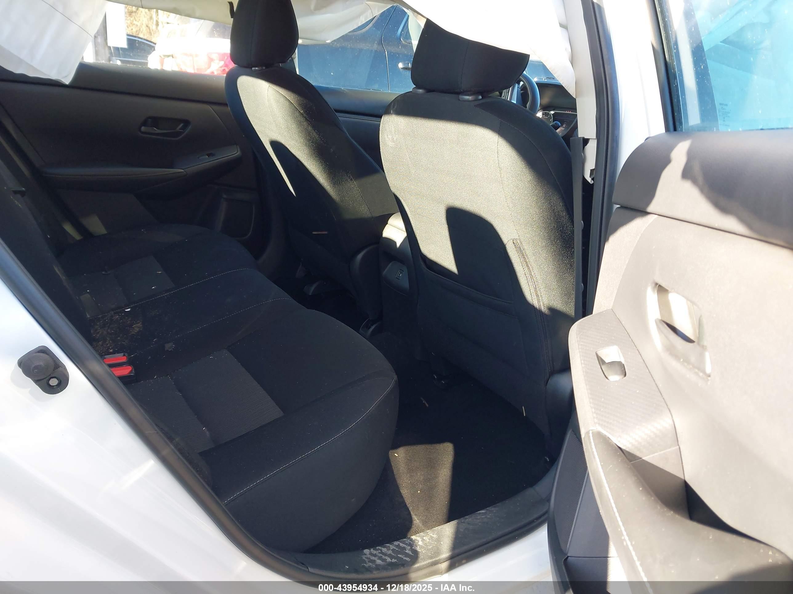 NISSAN SENTRA image 8