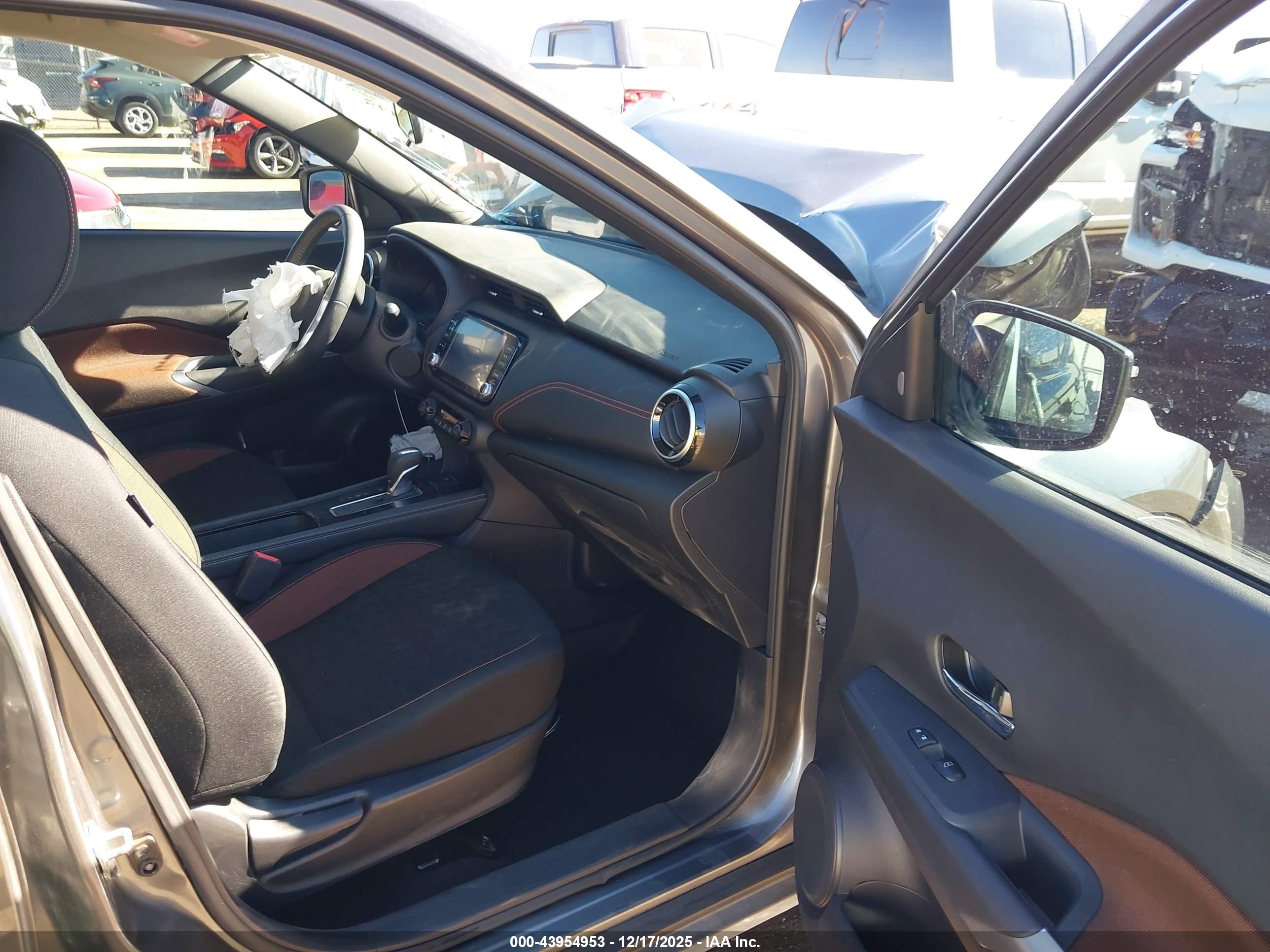 NISSAN KICKS image 5