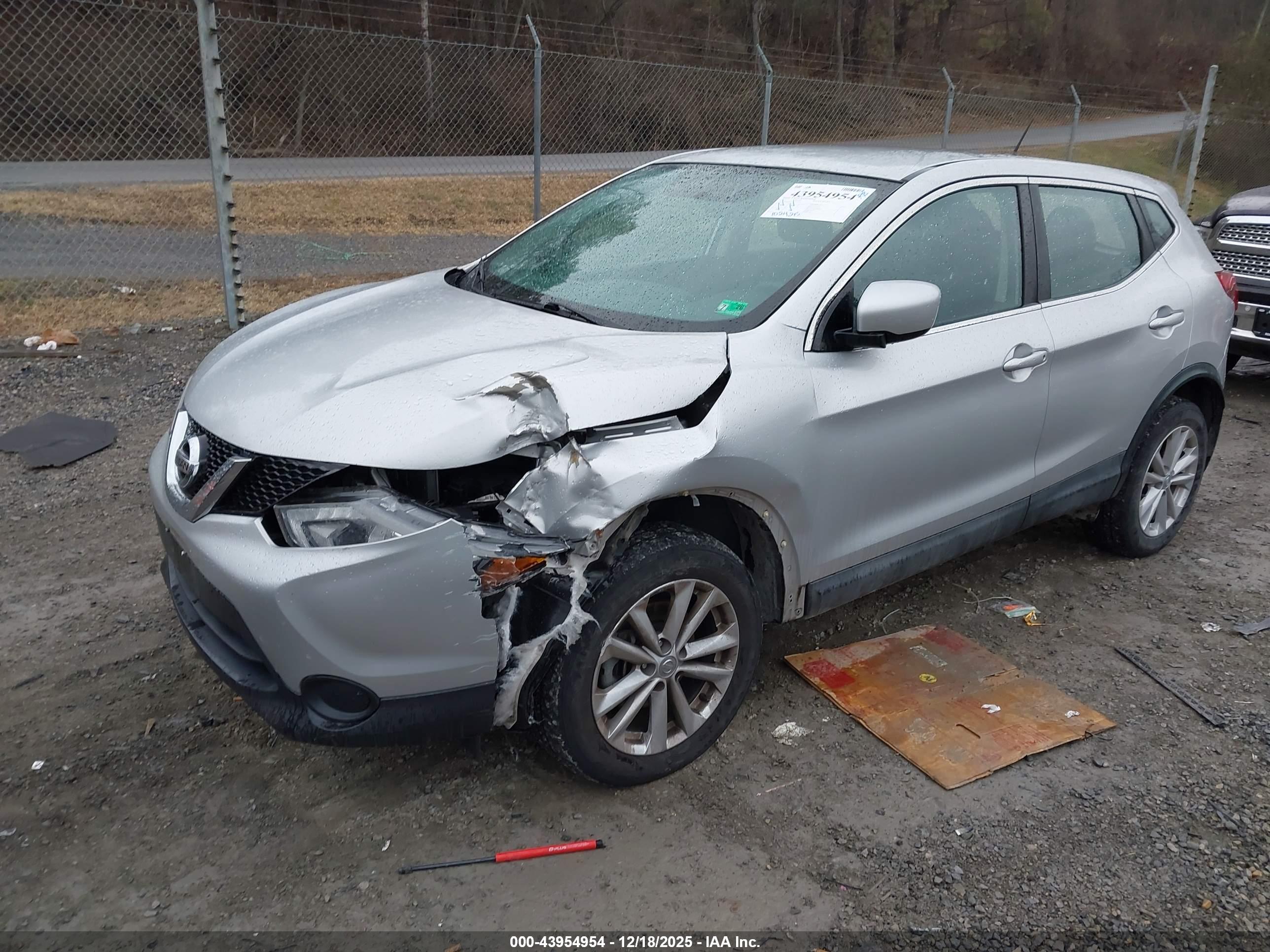 NISSAN ROGUE image 2