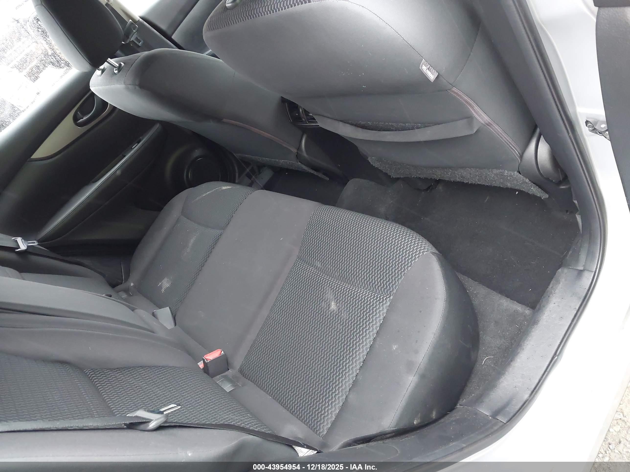NISSAN ROGUE image 8