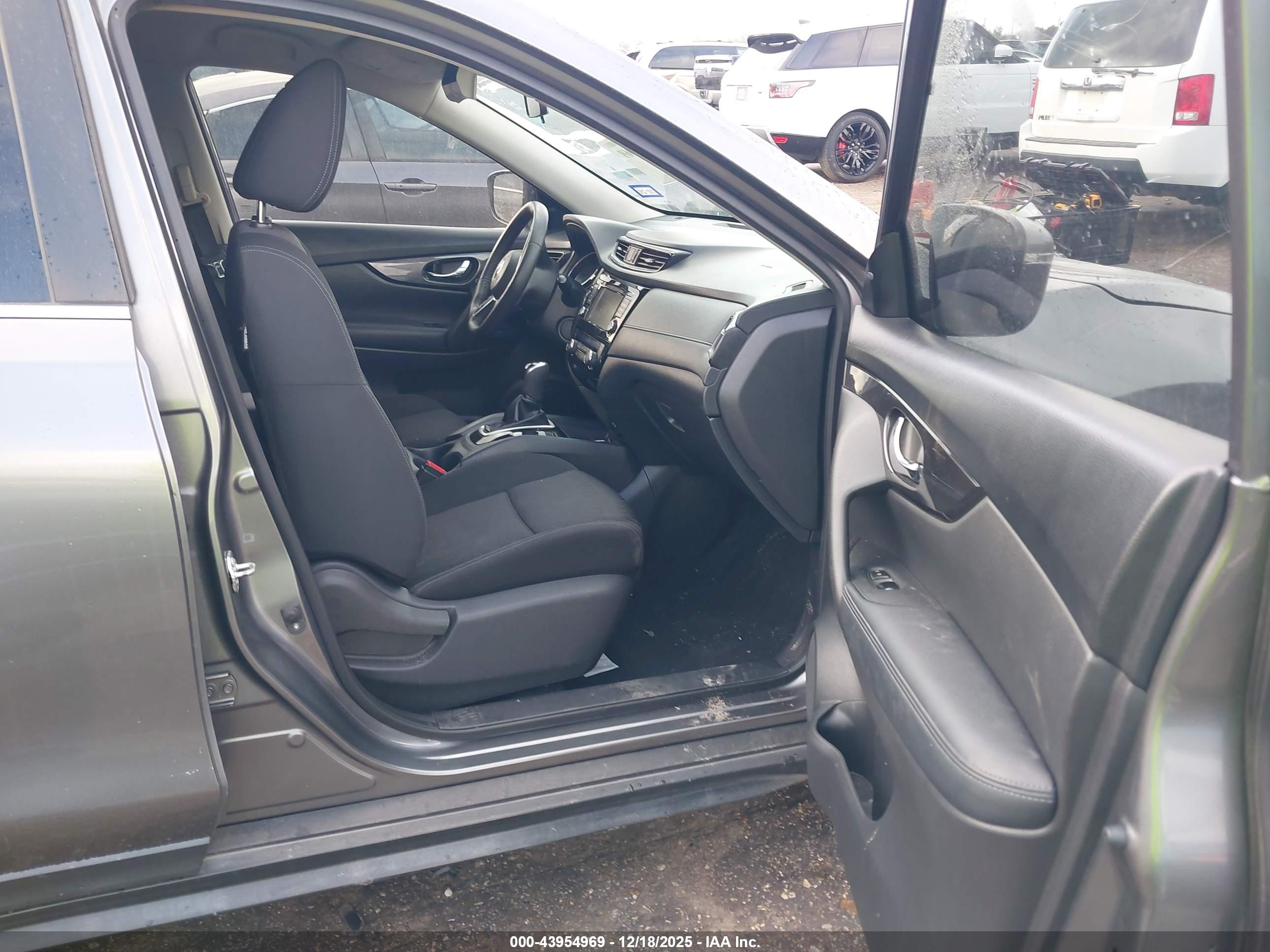 NISSAN ROGUE image 5