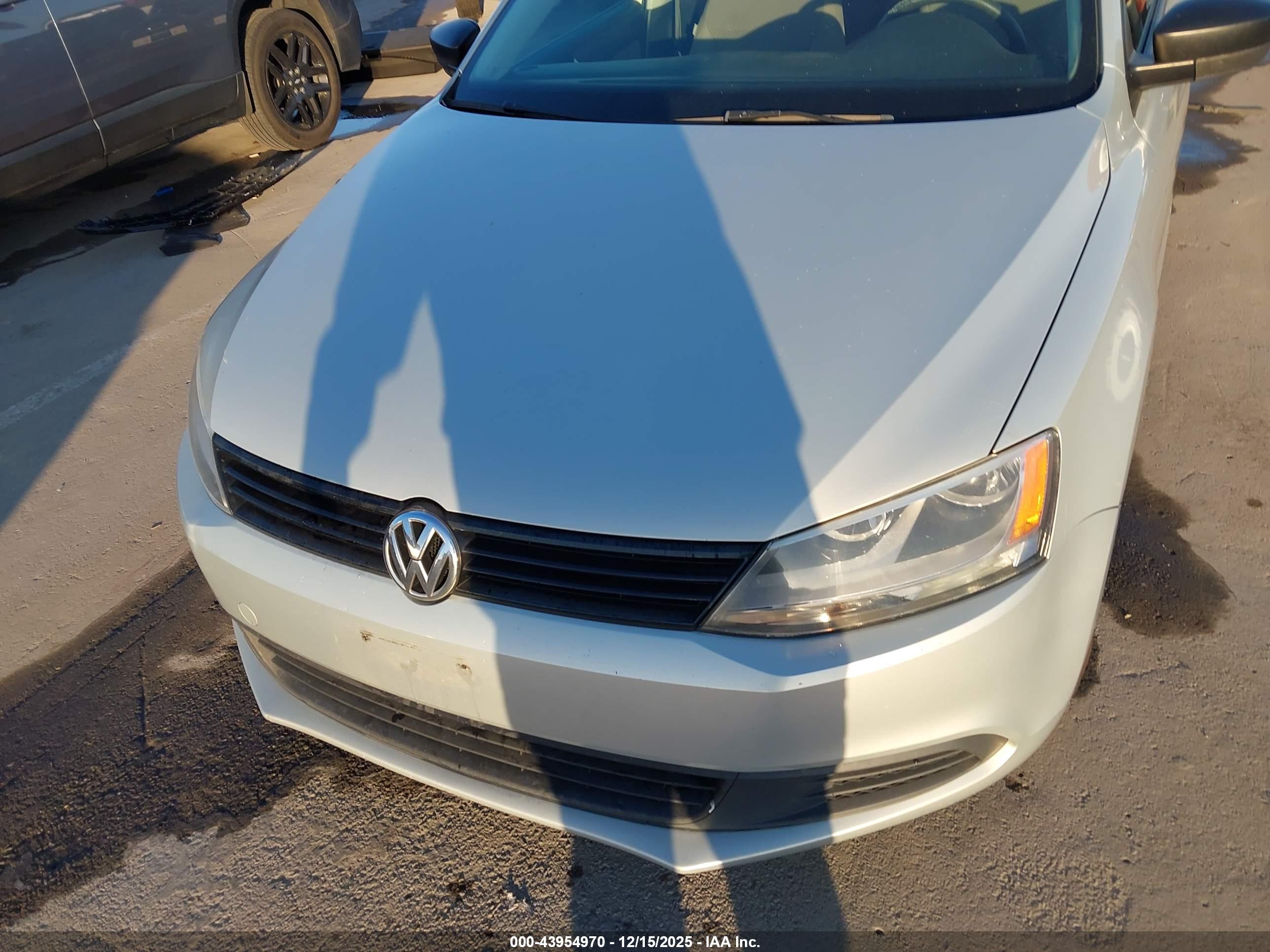 VOLKSWAGEN JETTA image 6