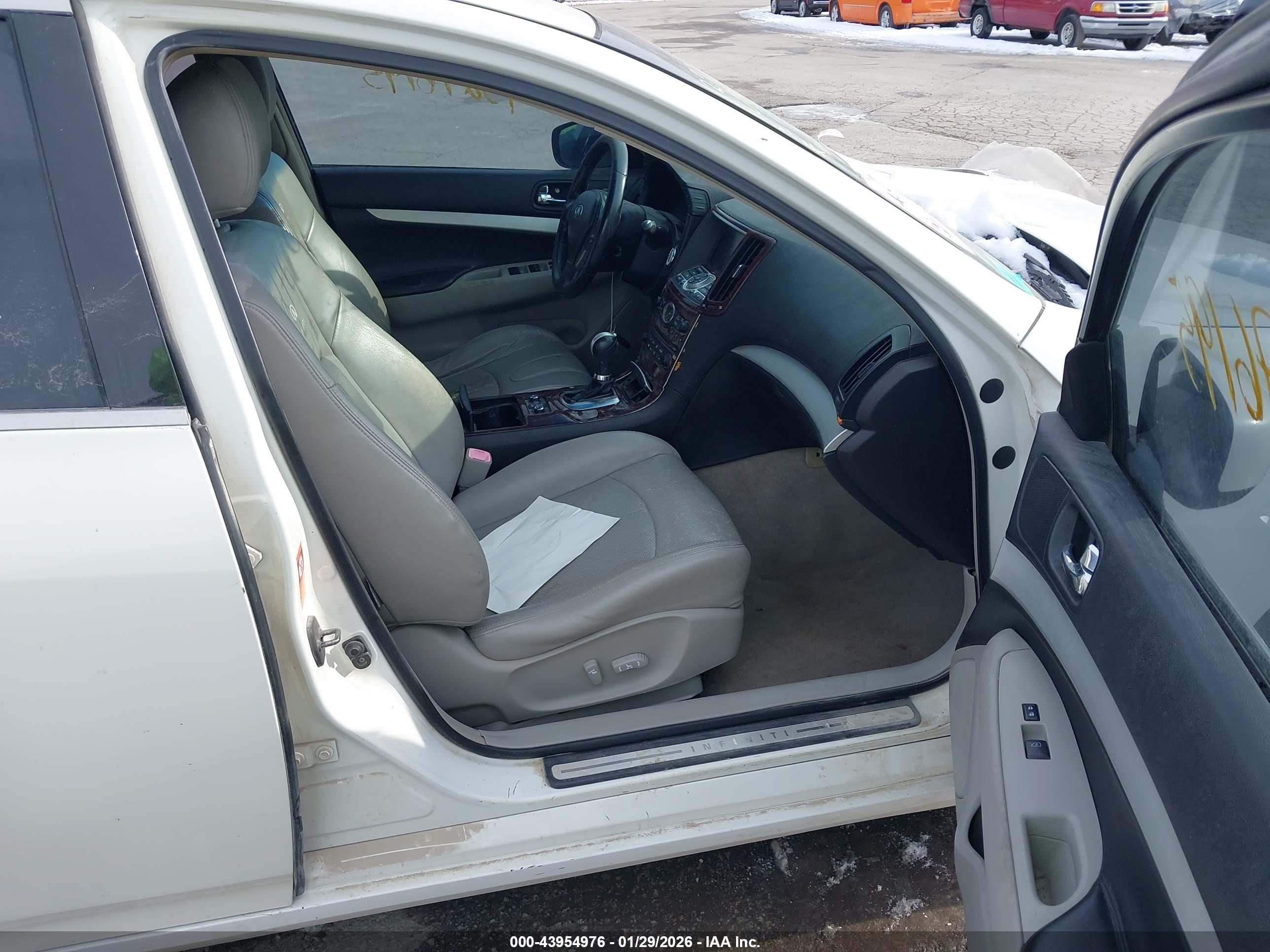 INFINITI G37X image 5