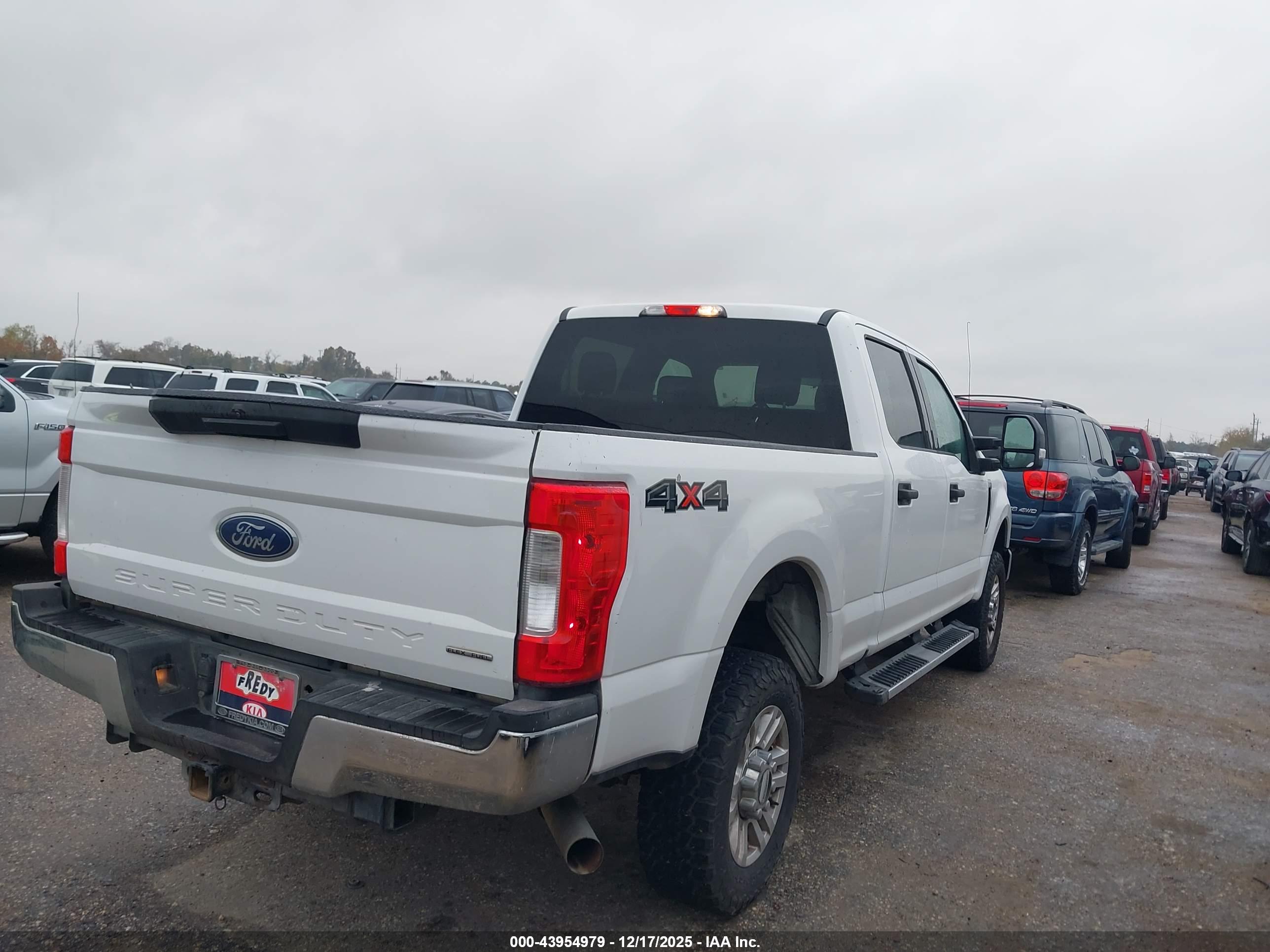 FORD F-250 image 4