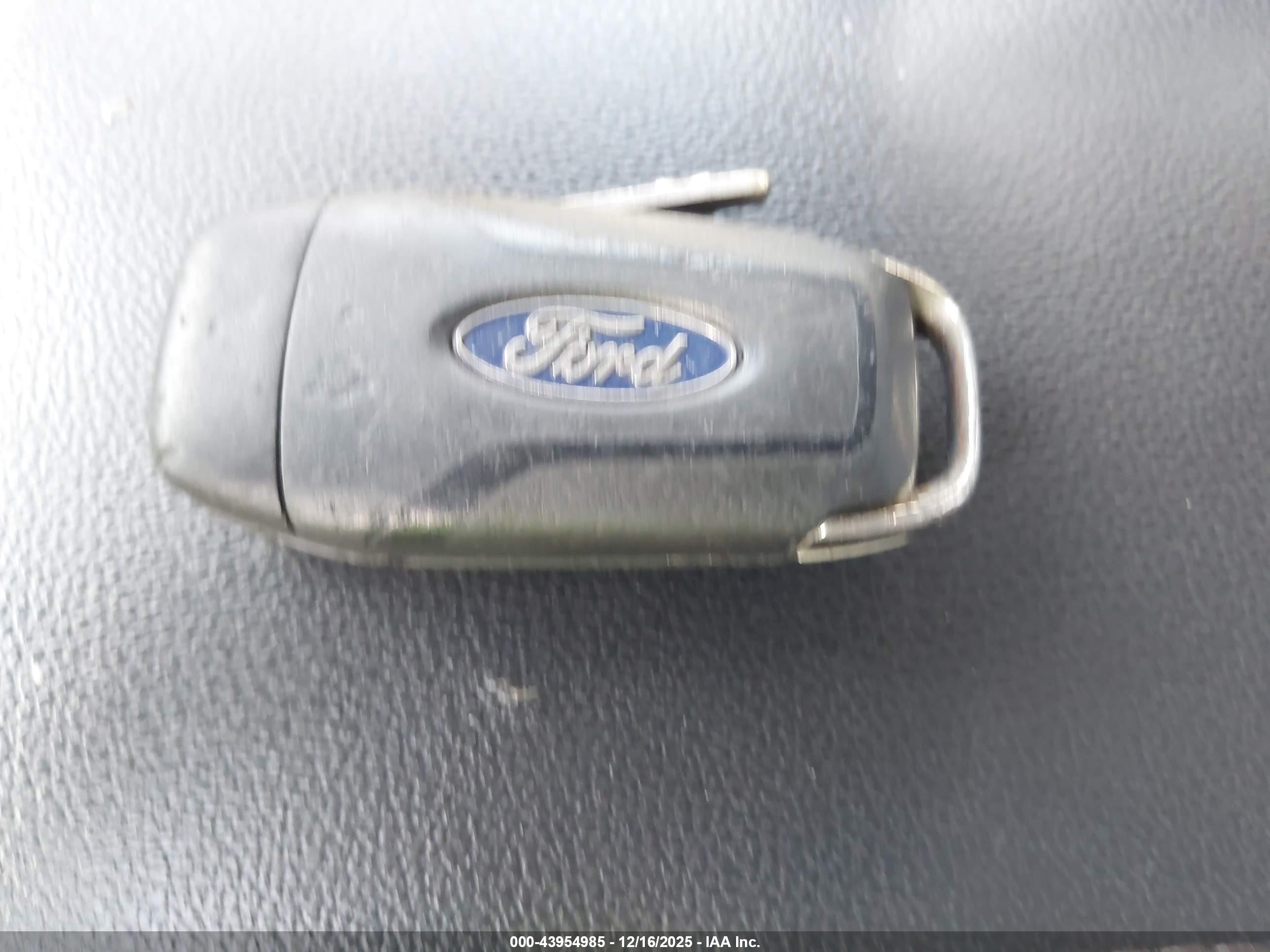 FORD FUSION image 11
