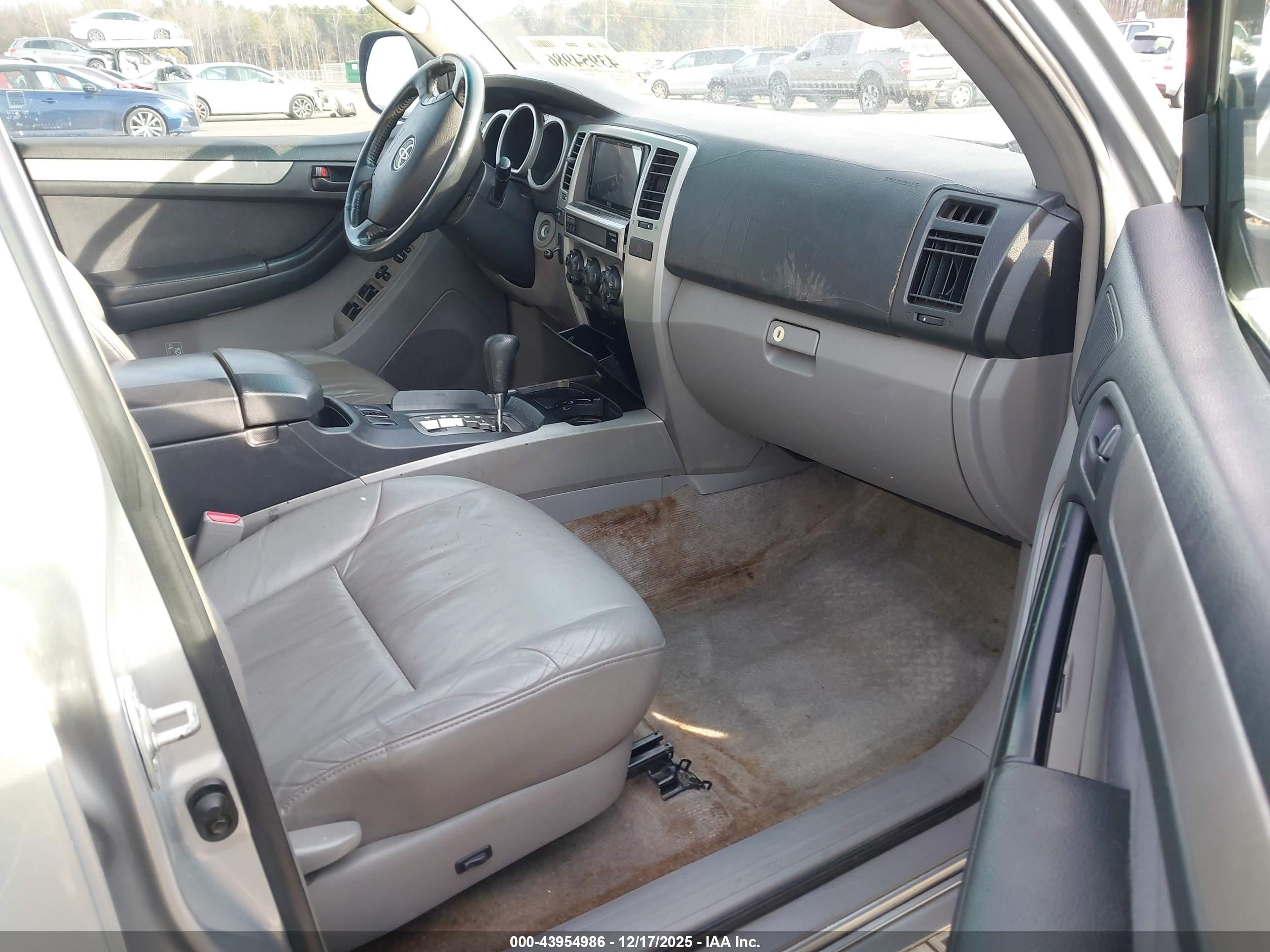TOYOTA 4RUNNER image 5