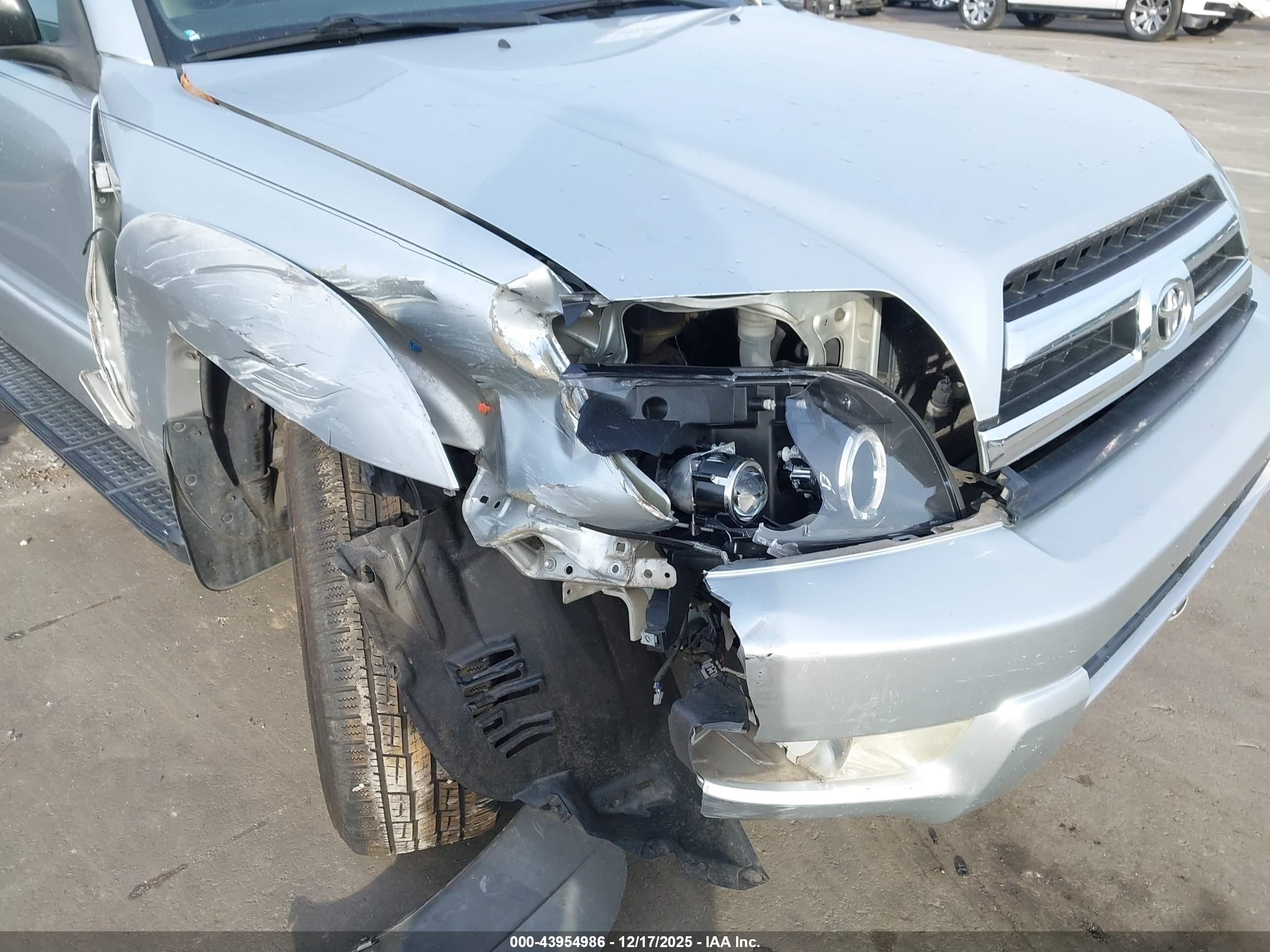 TOYOTA 4RUNNER image 6