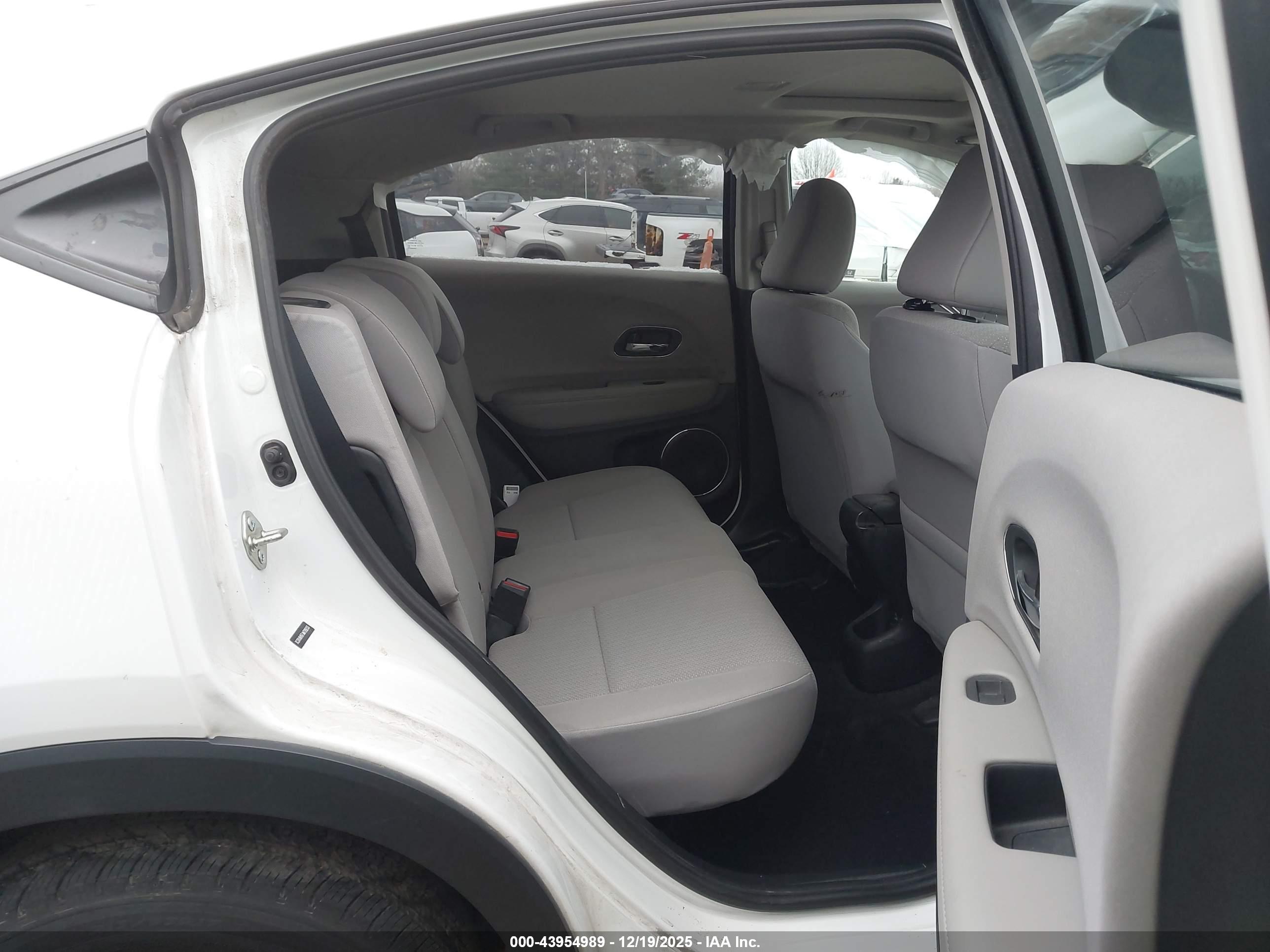 HONDA HR-V image 8