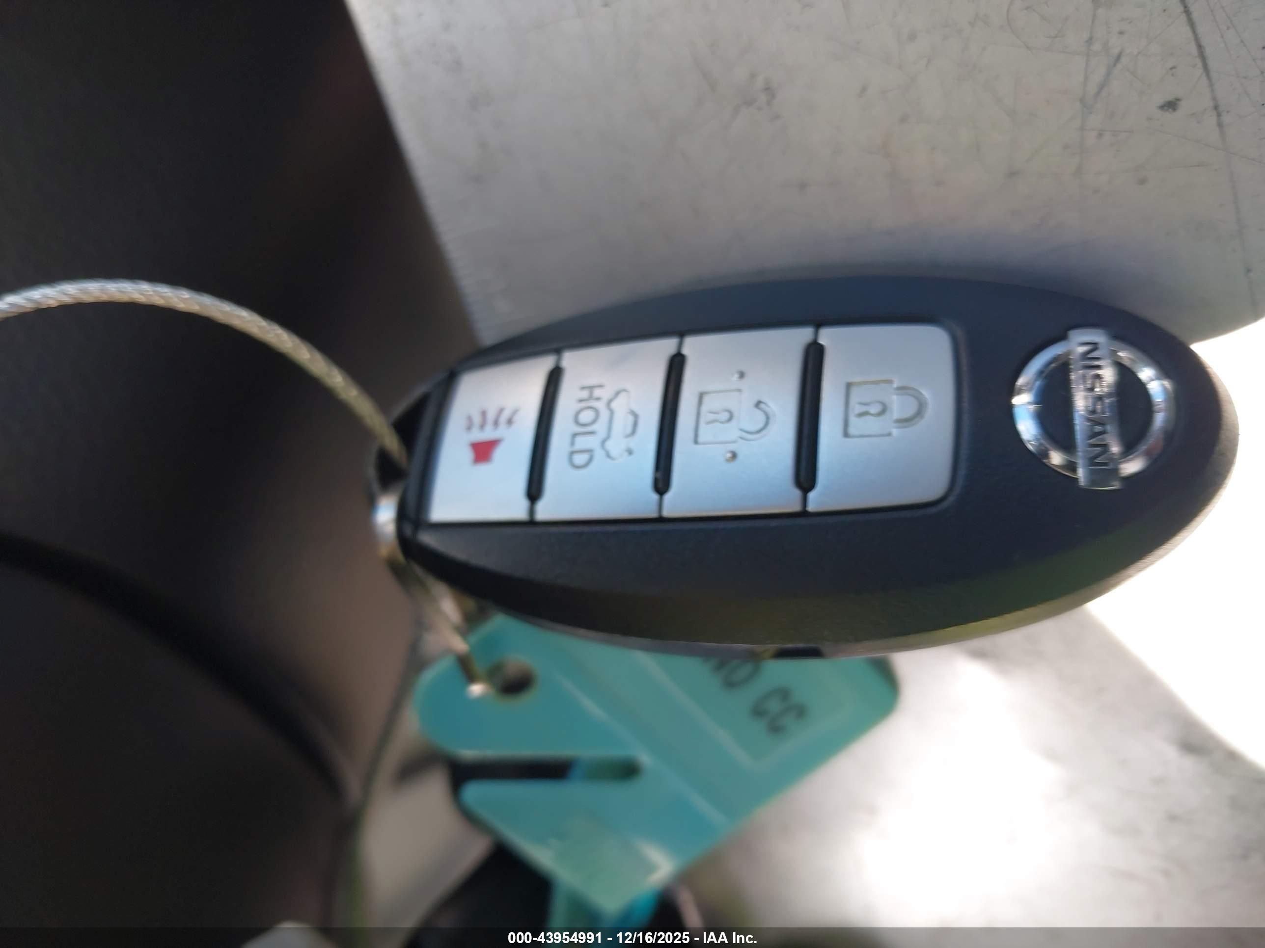 NISSAN MURANO image 11