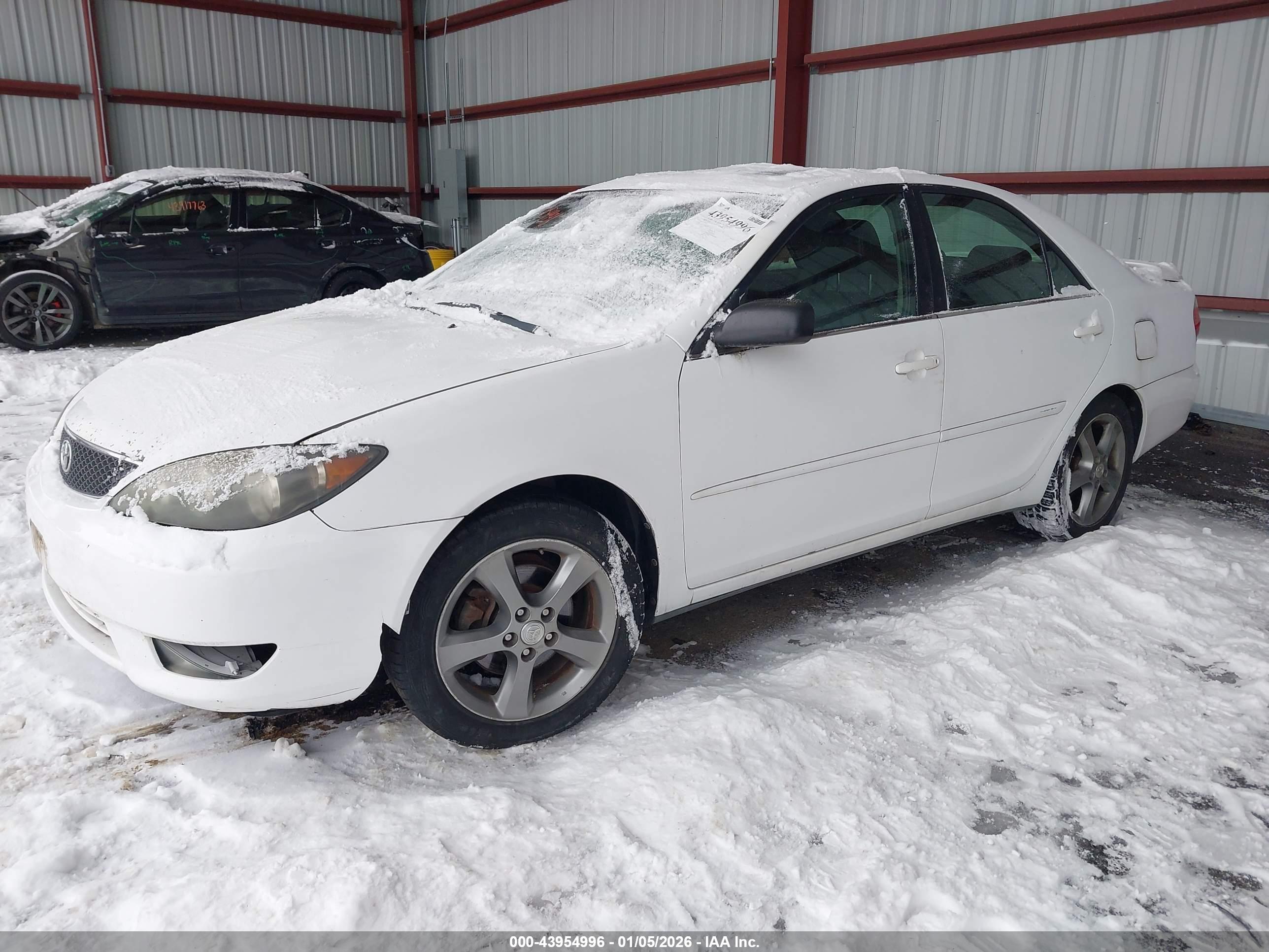 TOYOTA CAMRY image 2