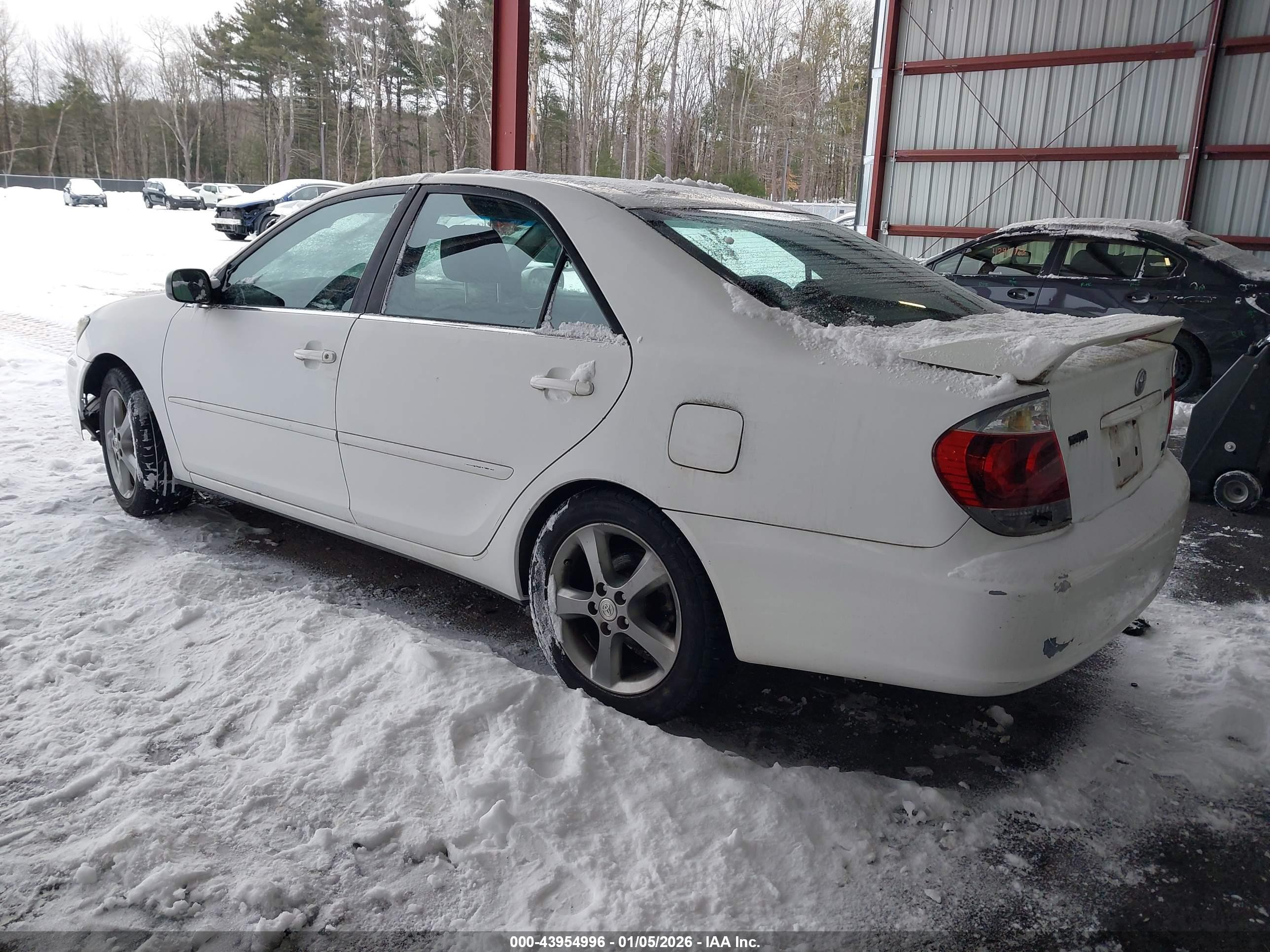 TOYOTA CAMRY image 3