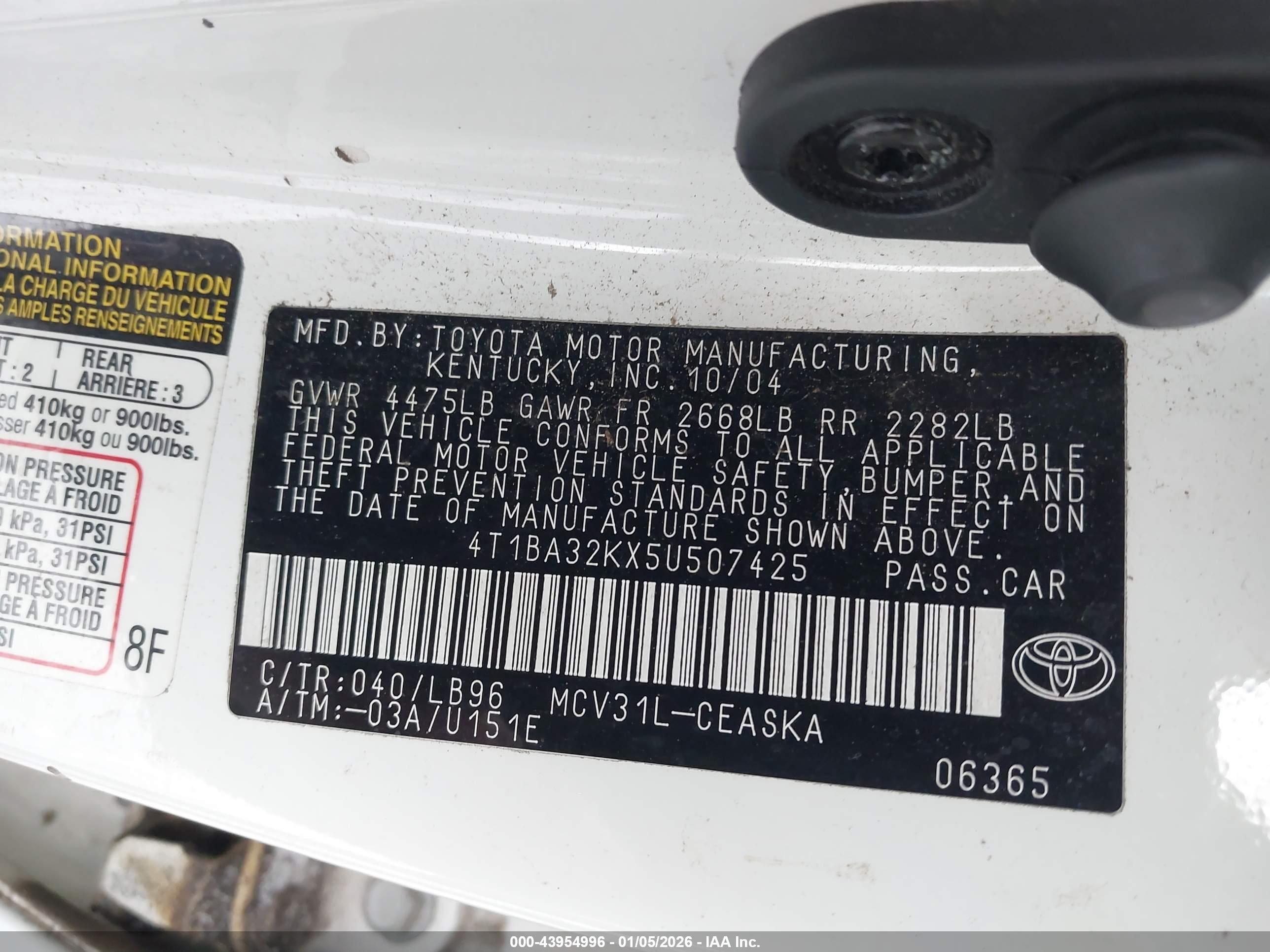 TOYOTA CAMRY image 9