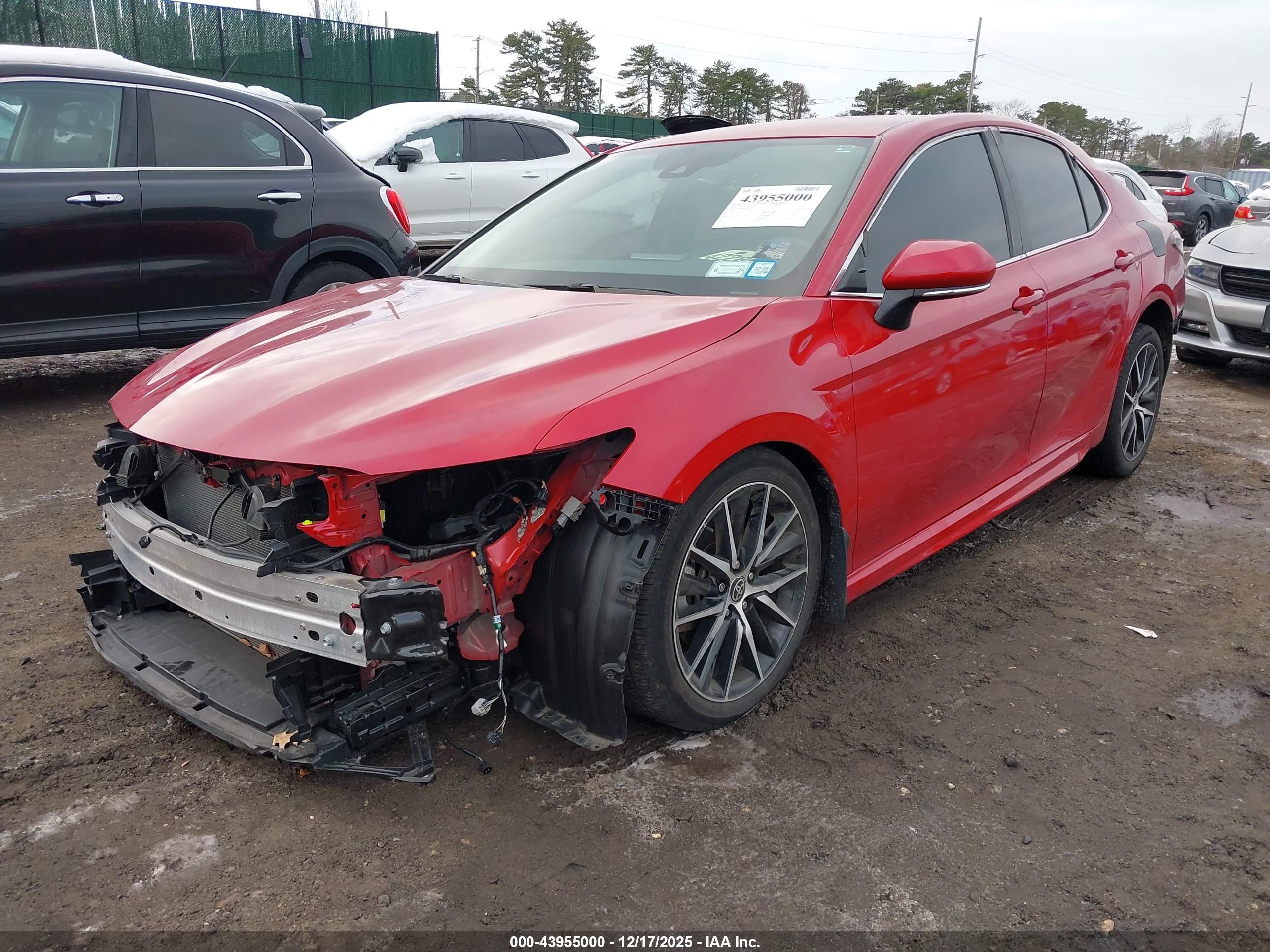 TOYOTA CAMRY image 2
