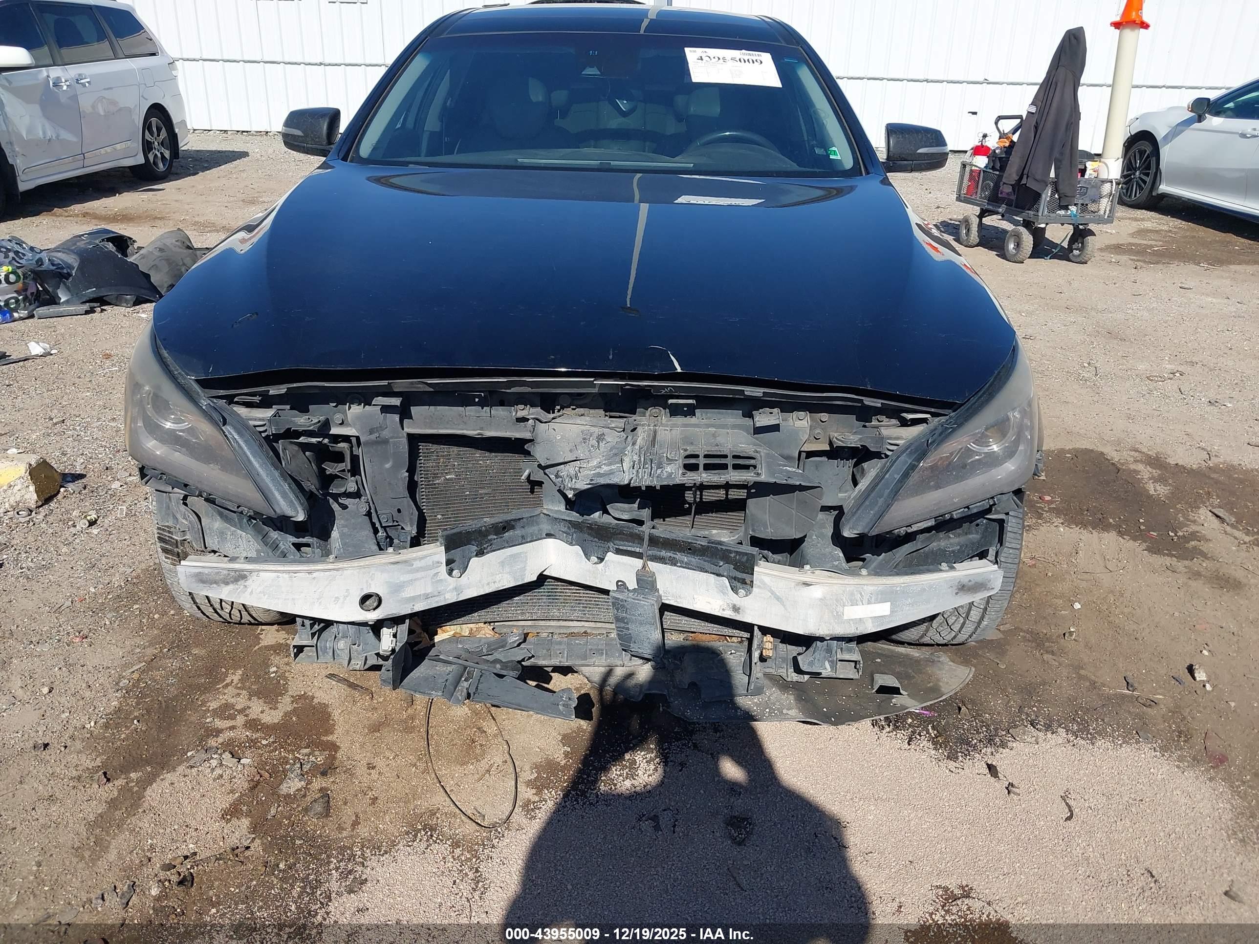 HYUNDAI GENESIS image 6