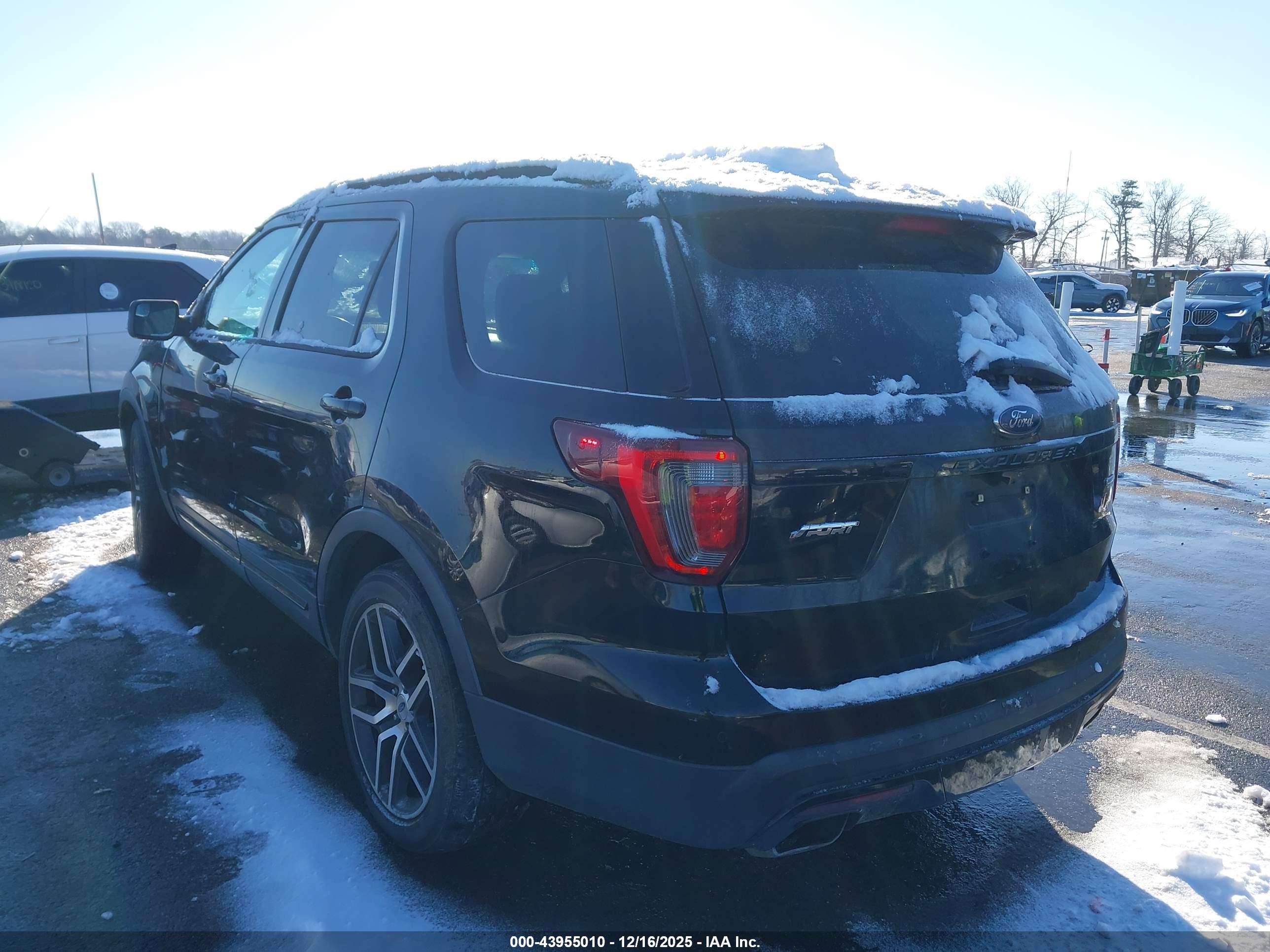 FORD EXPLORER image 3
