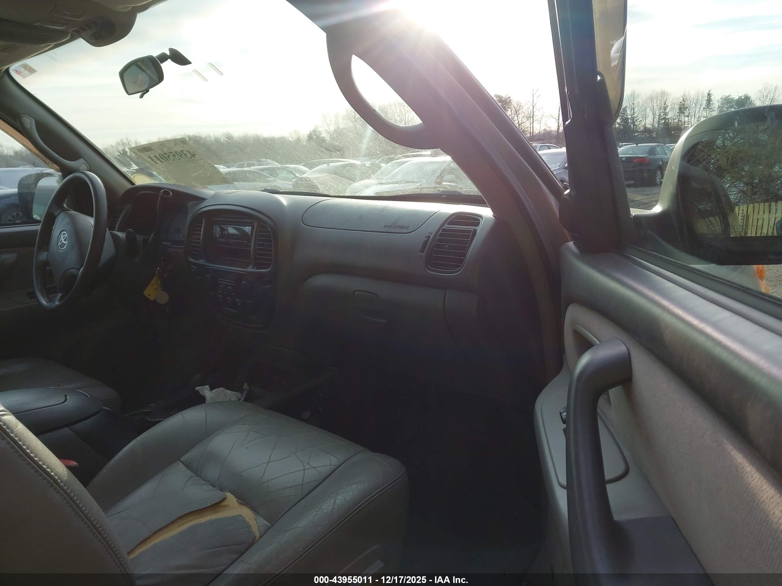 TOYOTA SEQUOIA image 5