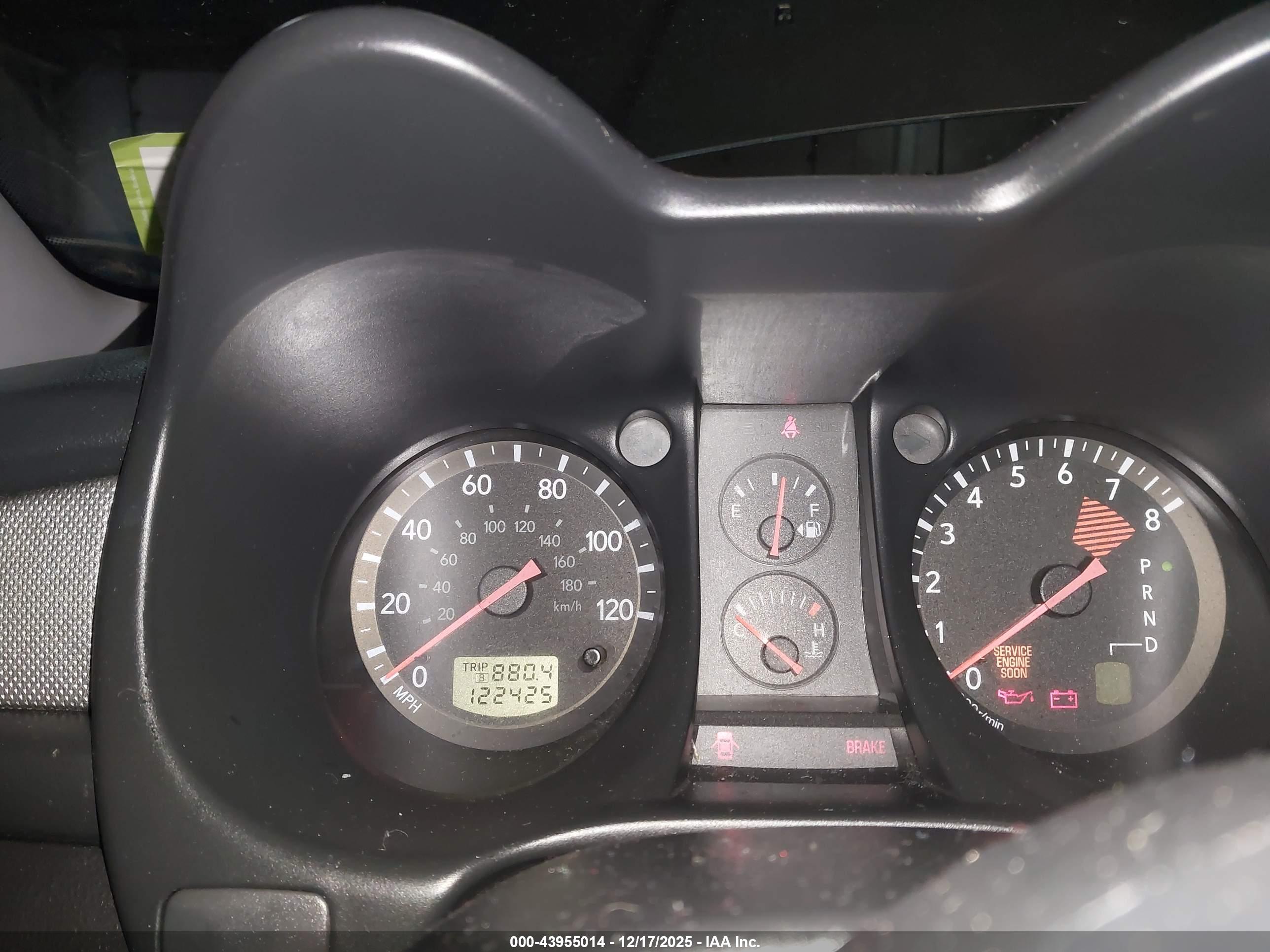 MITSUBISHI OUTLANDER image 7