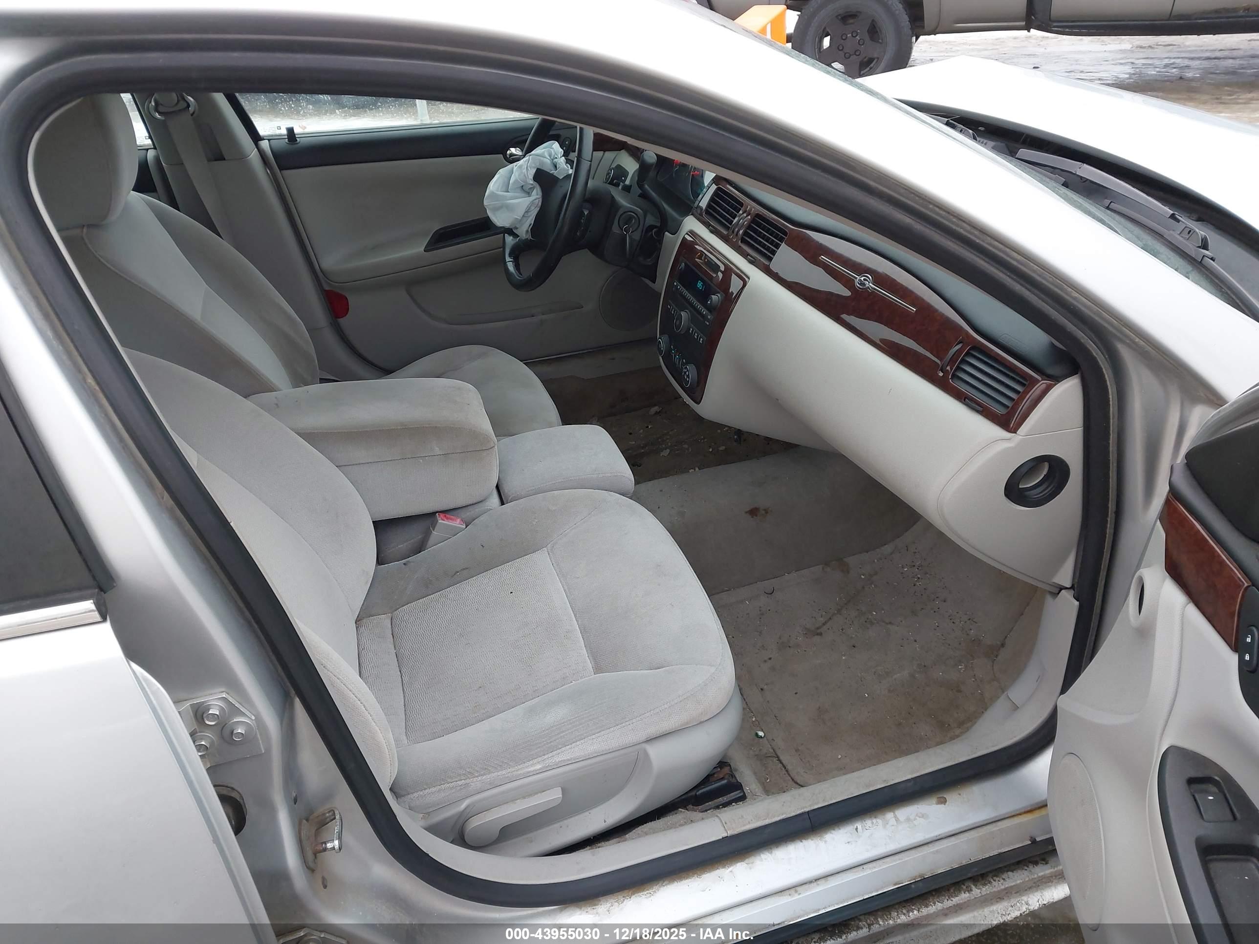 CHEVROLET IMPALA image 5