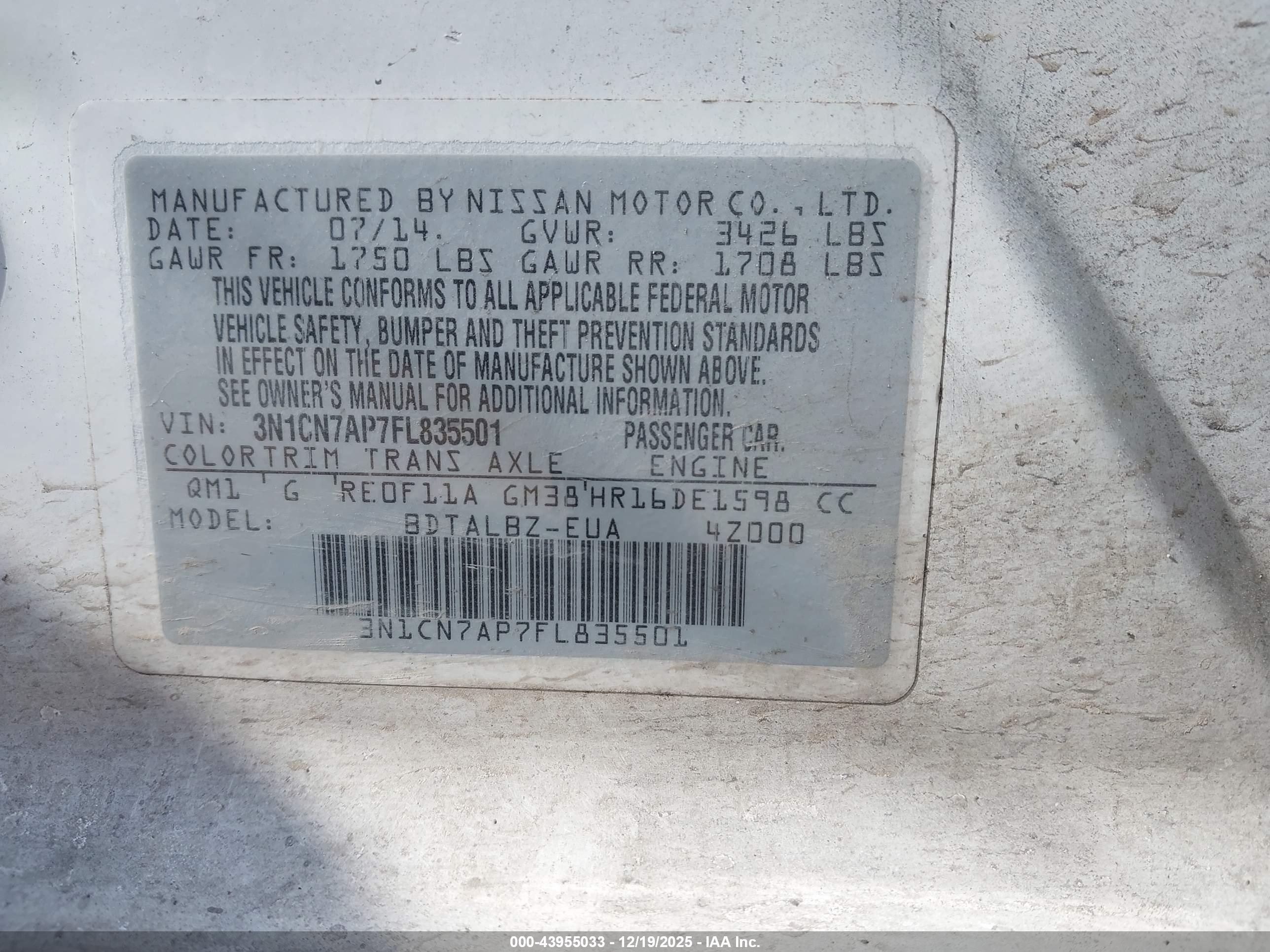 NISSAN VERSA image 9