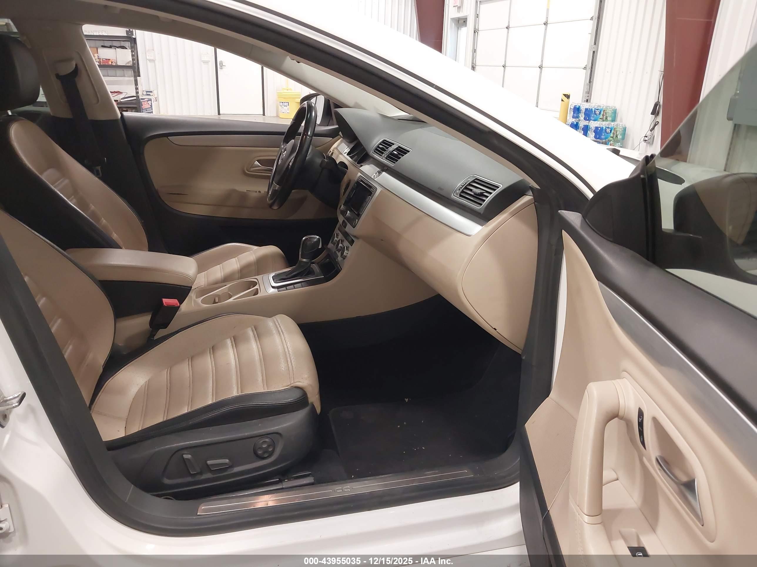 VOLKSWAGEN CC image 5