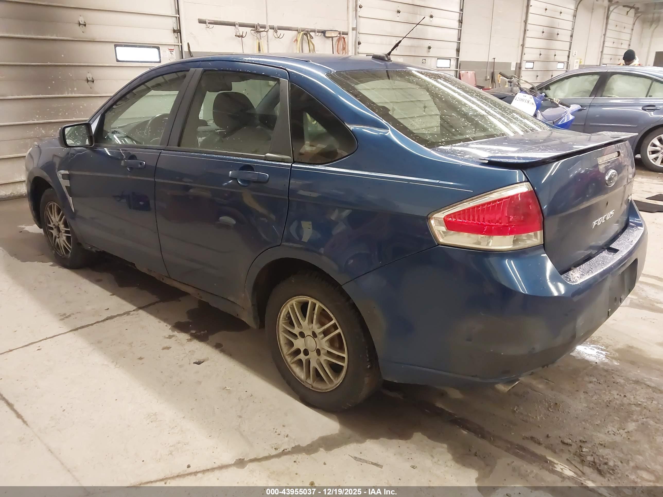 FORD FOCUS image 3