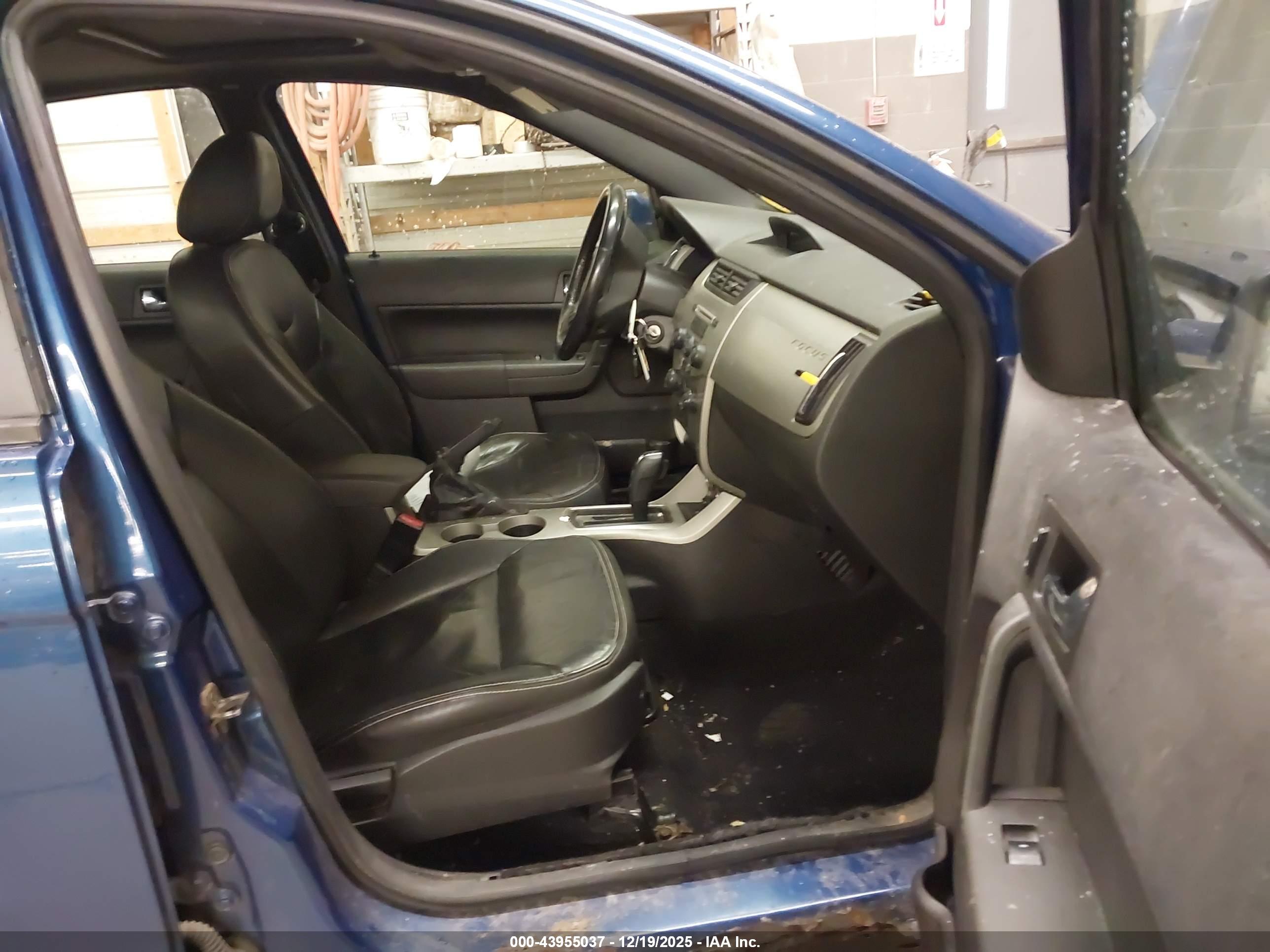 FORD FOCUS image 5