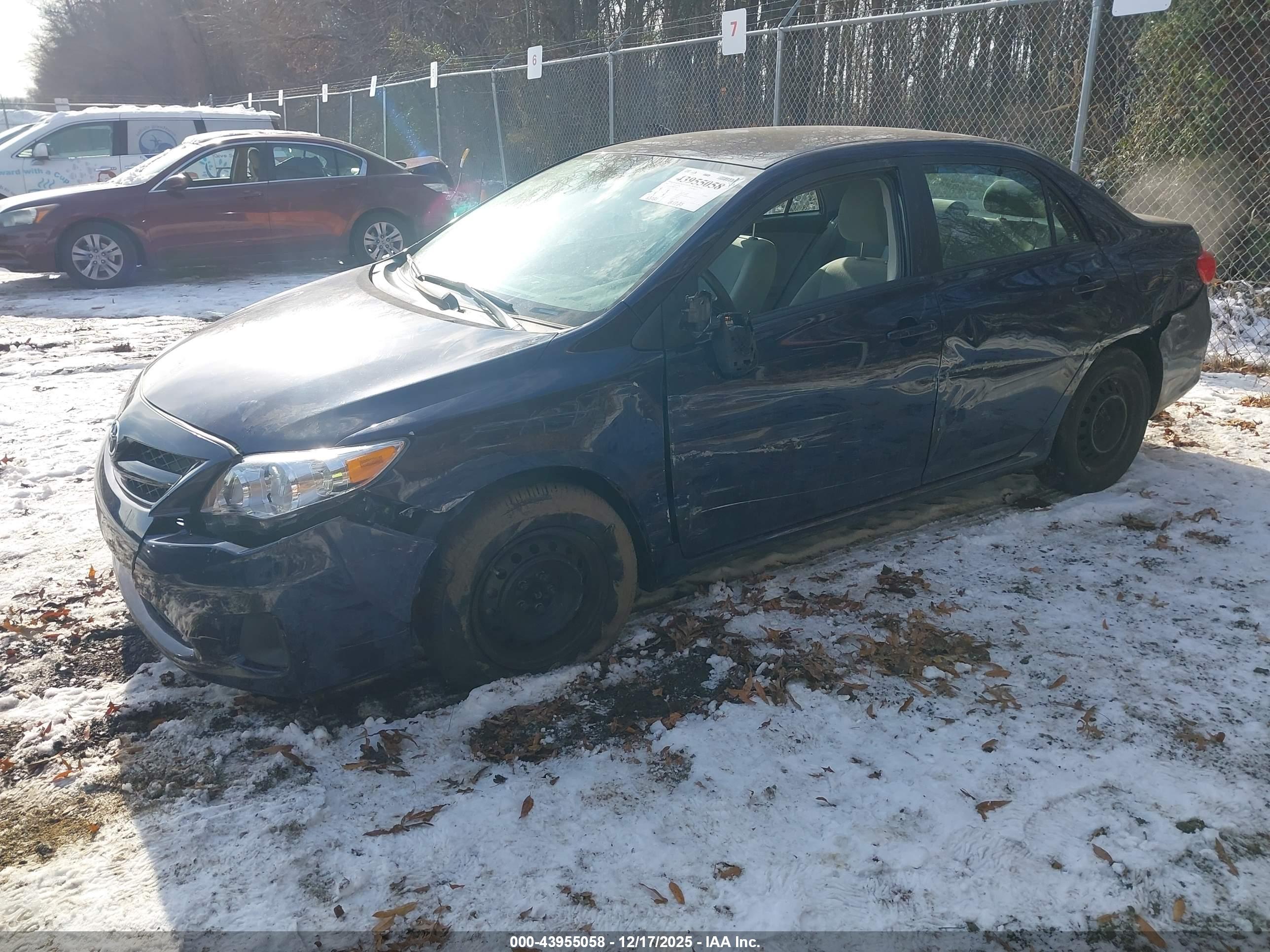 TOYOTA COROLLA image 2