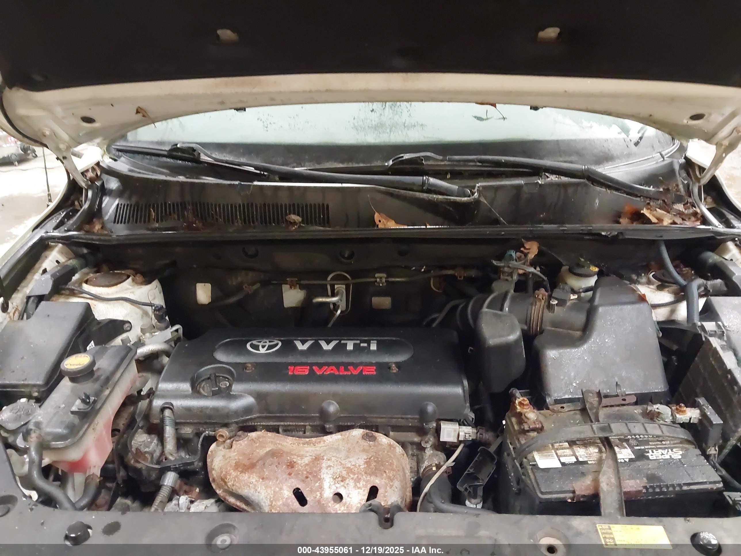 TOYOTA RAV4 image 10