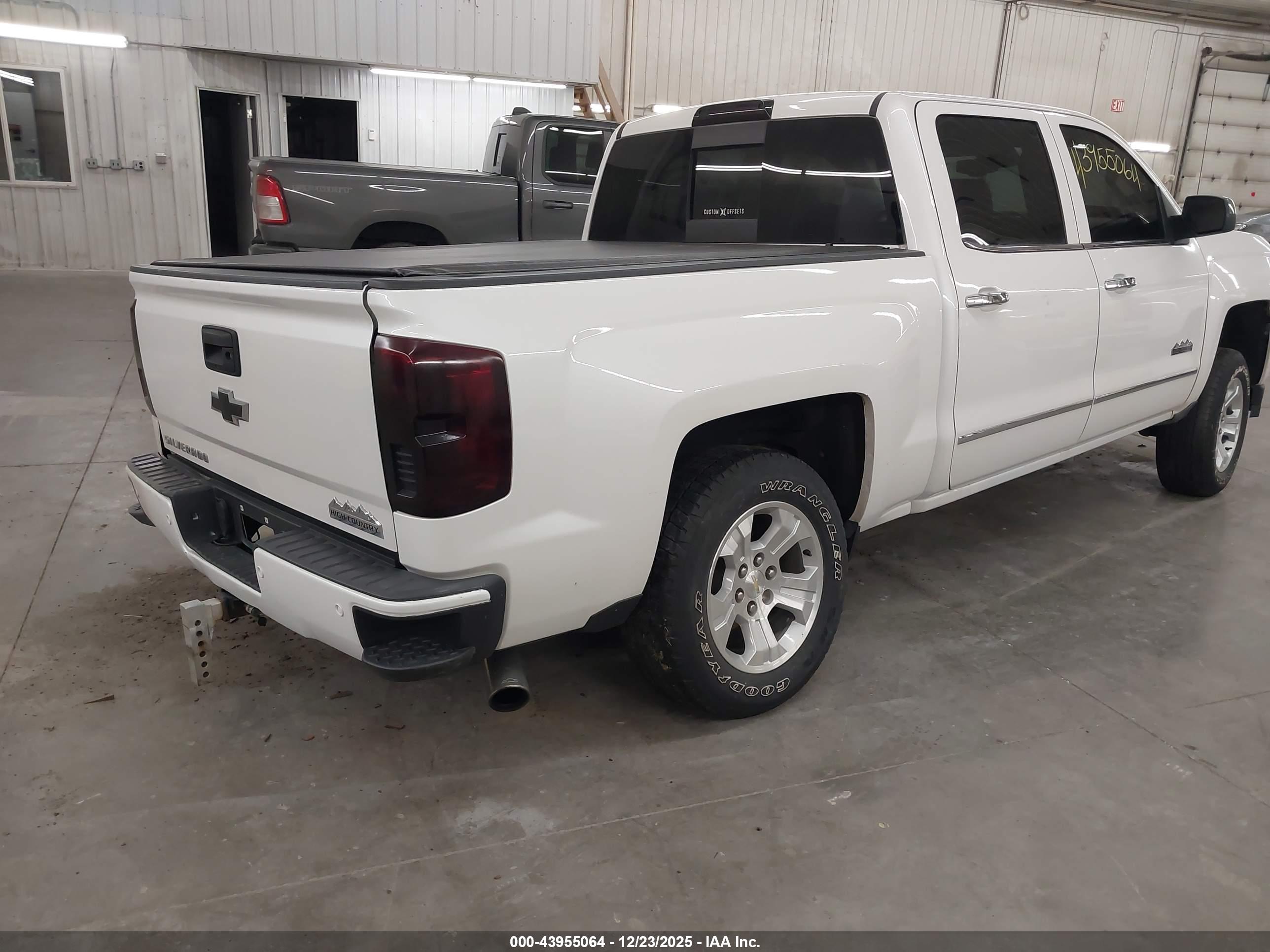 CHEVROLET SILVERADO image 4