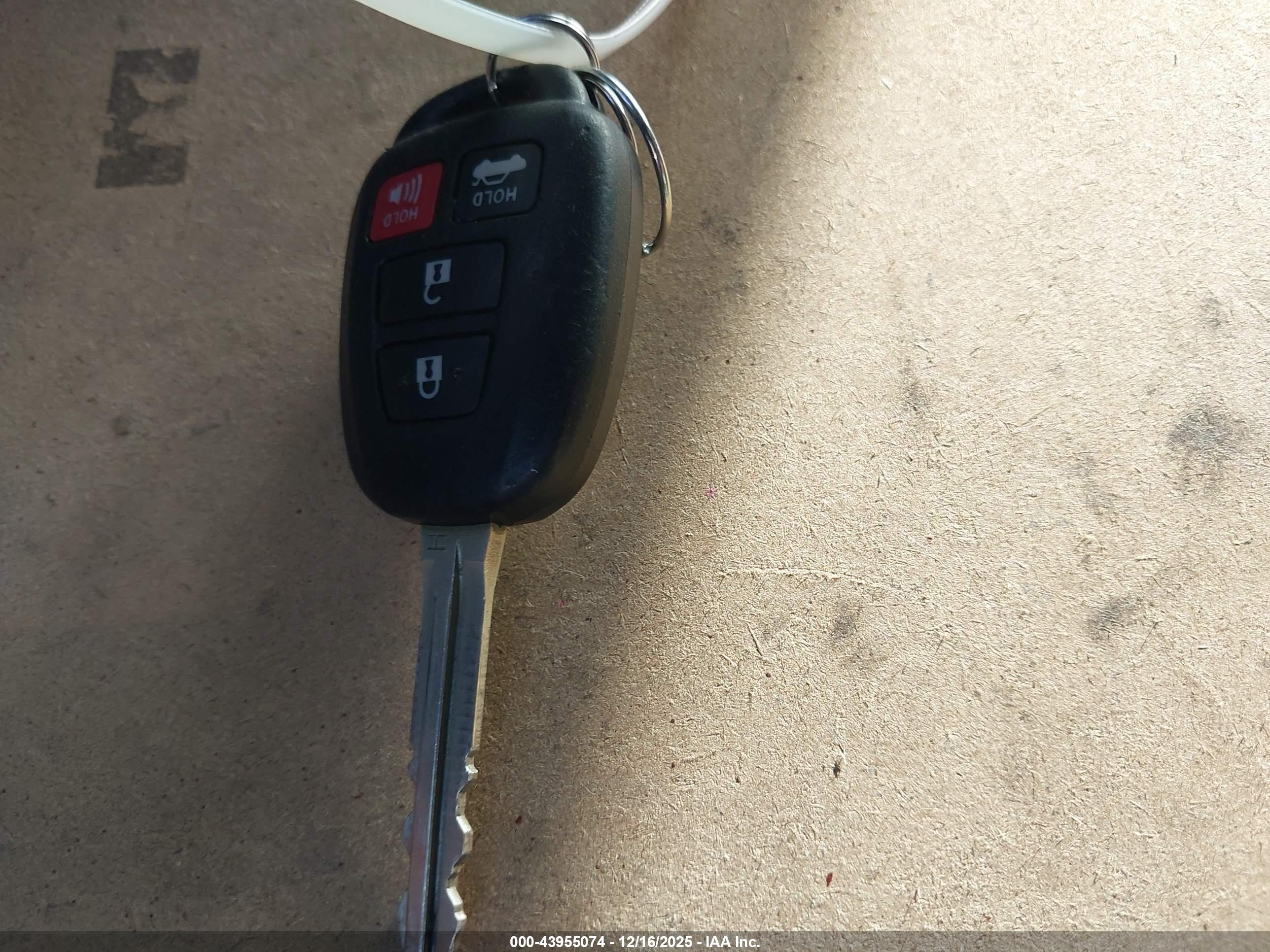 TOYOTA CAMRY image 11
