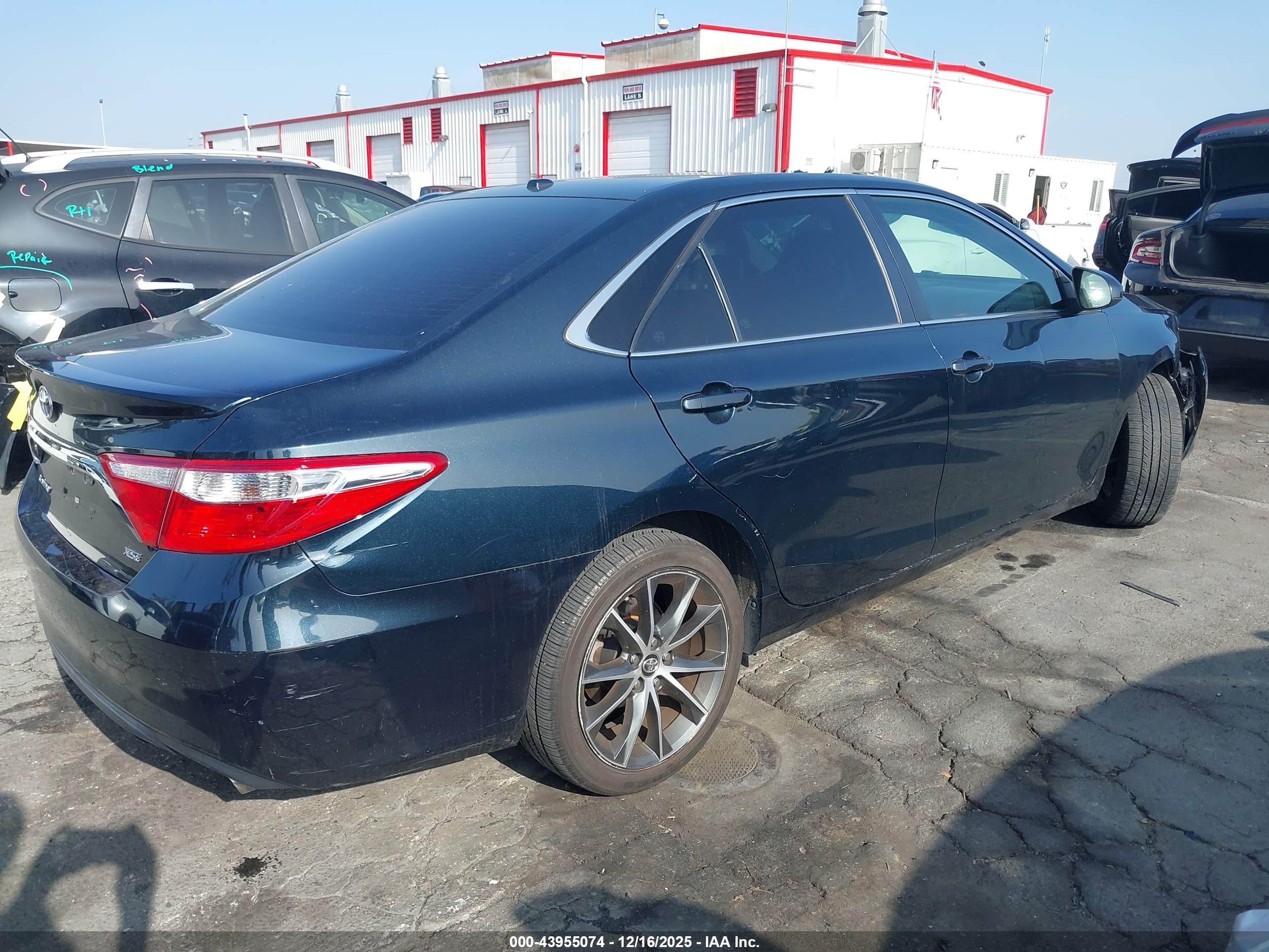 TOYOTA CAMRY image 4