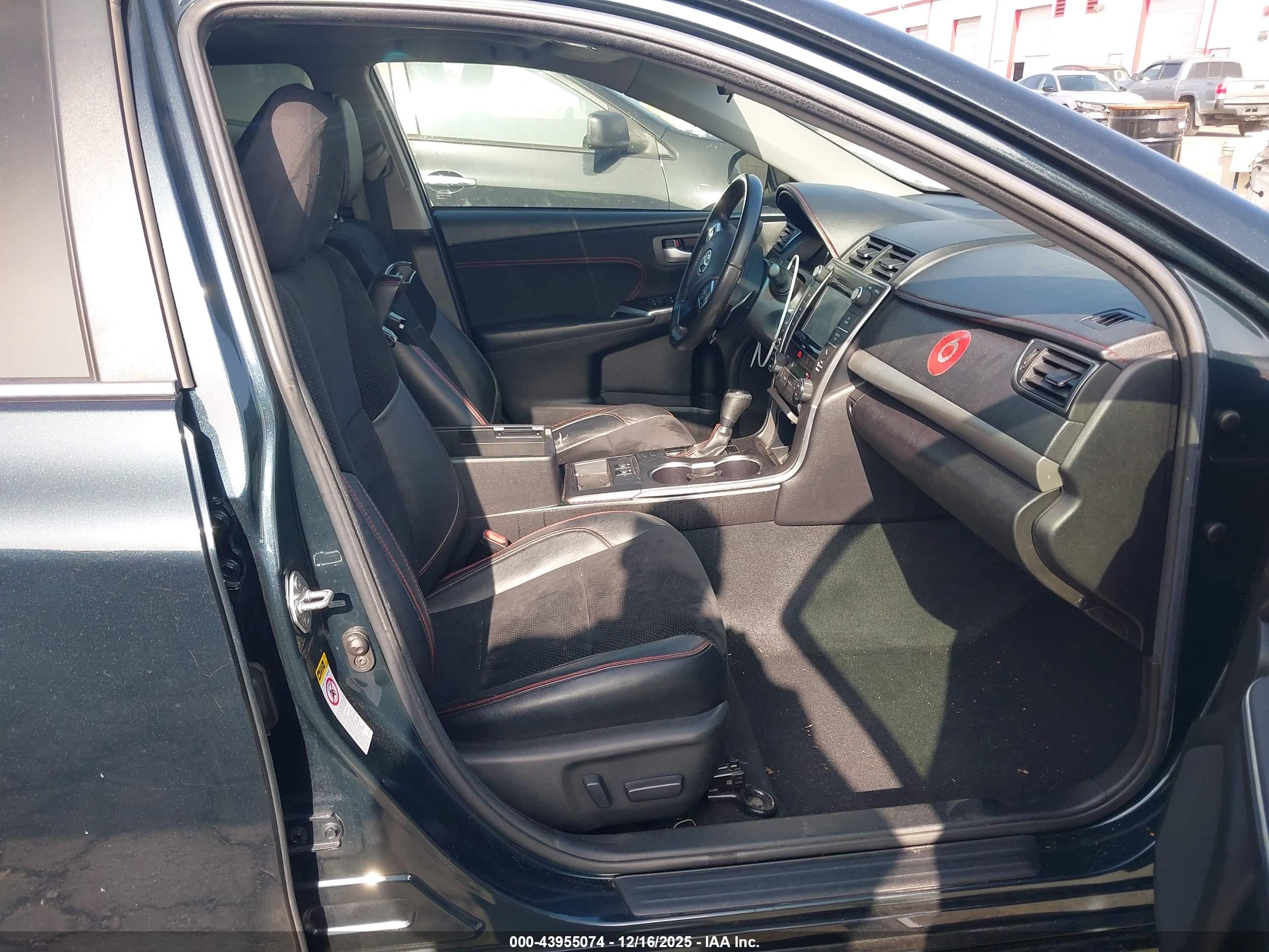 TOYOTA CAMRY image 5