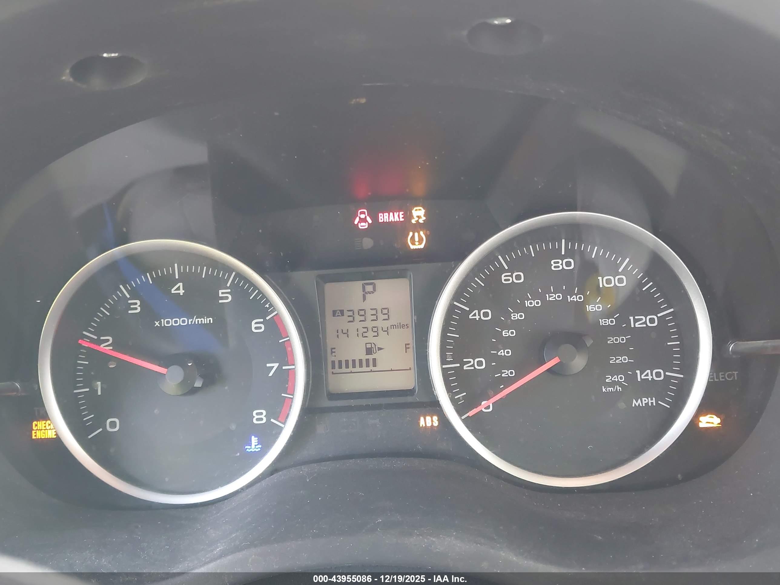SUBARU FORESTER image 7
