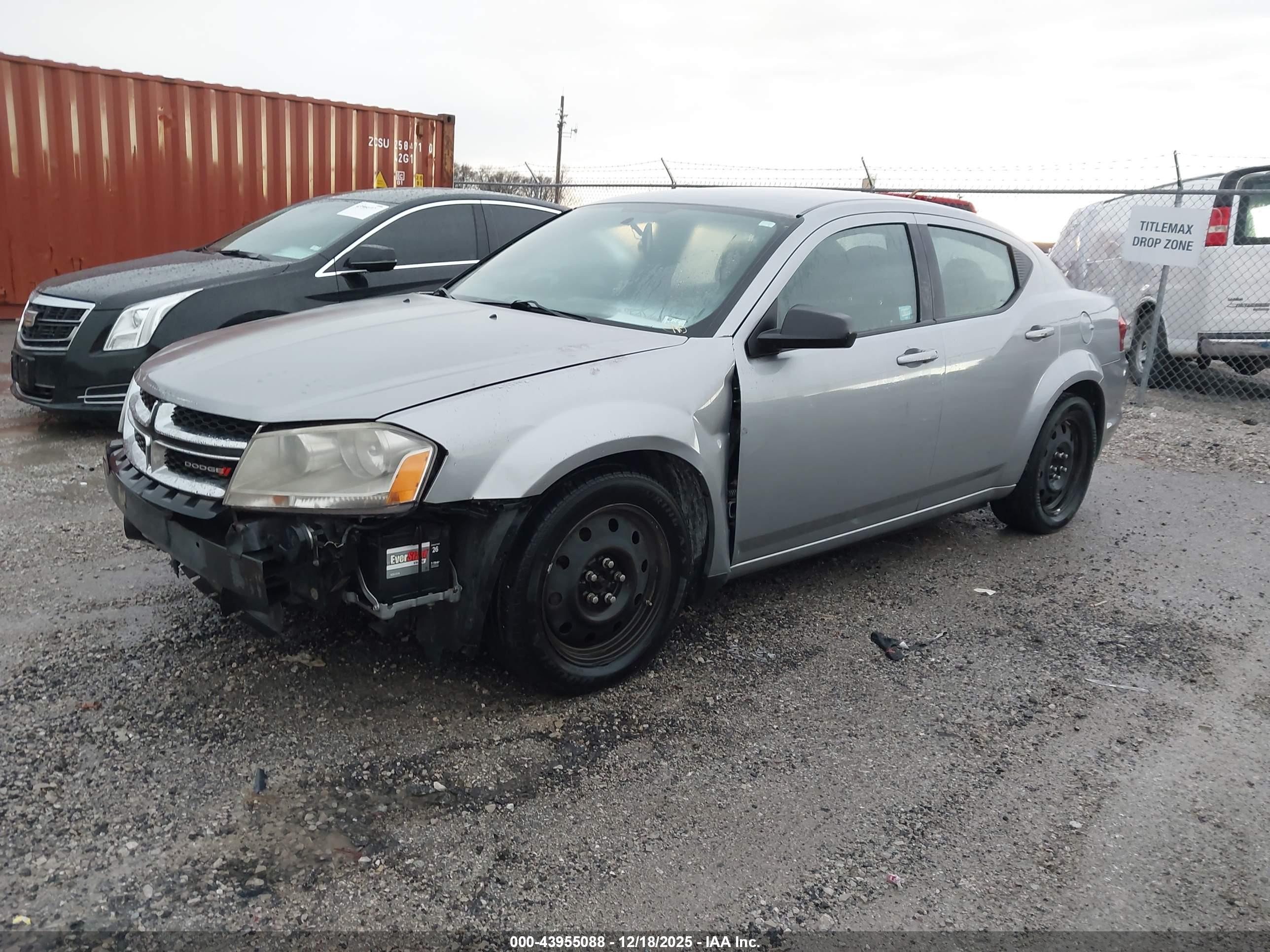 DODGE AVENGER image 2