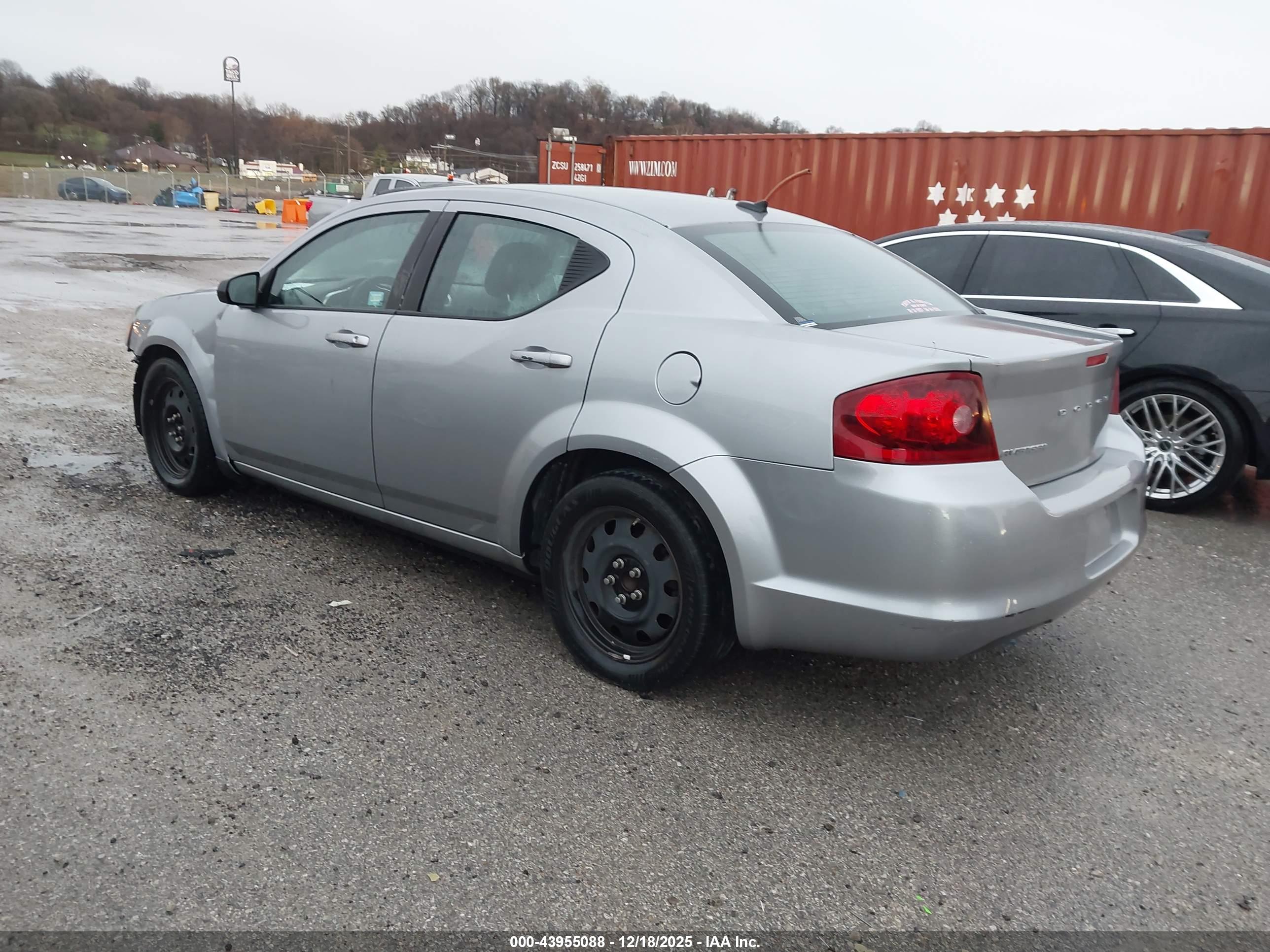 DODGE AVENGER image 3