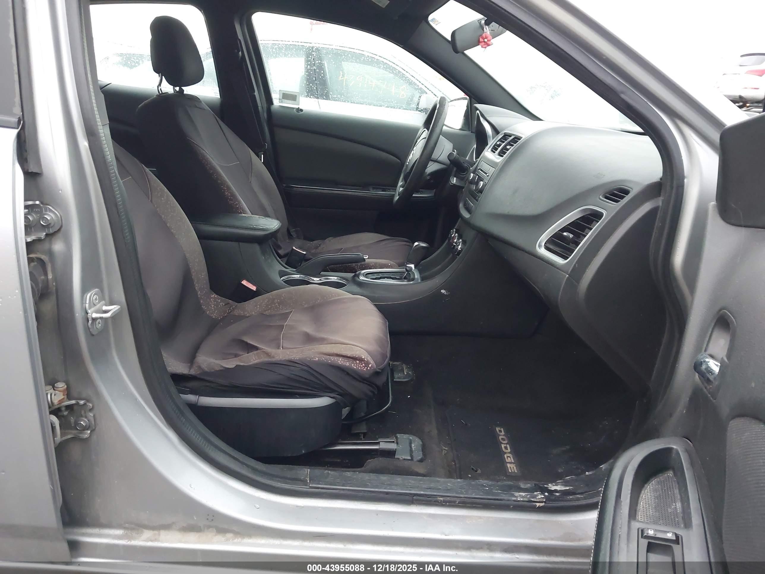 DODGE AVENGER image 5