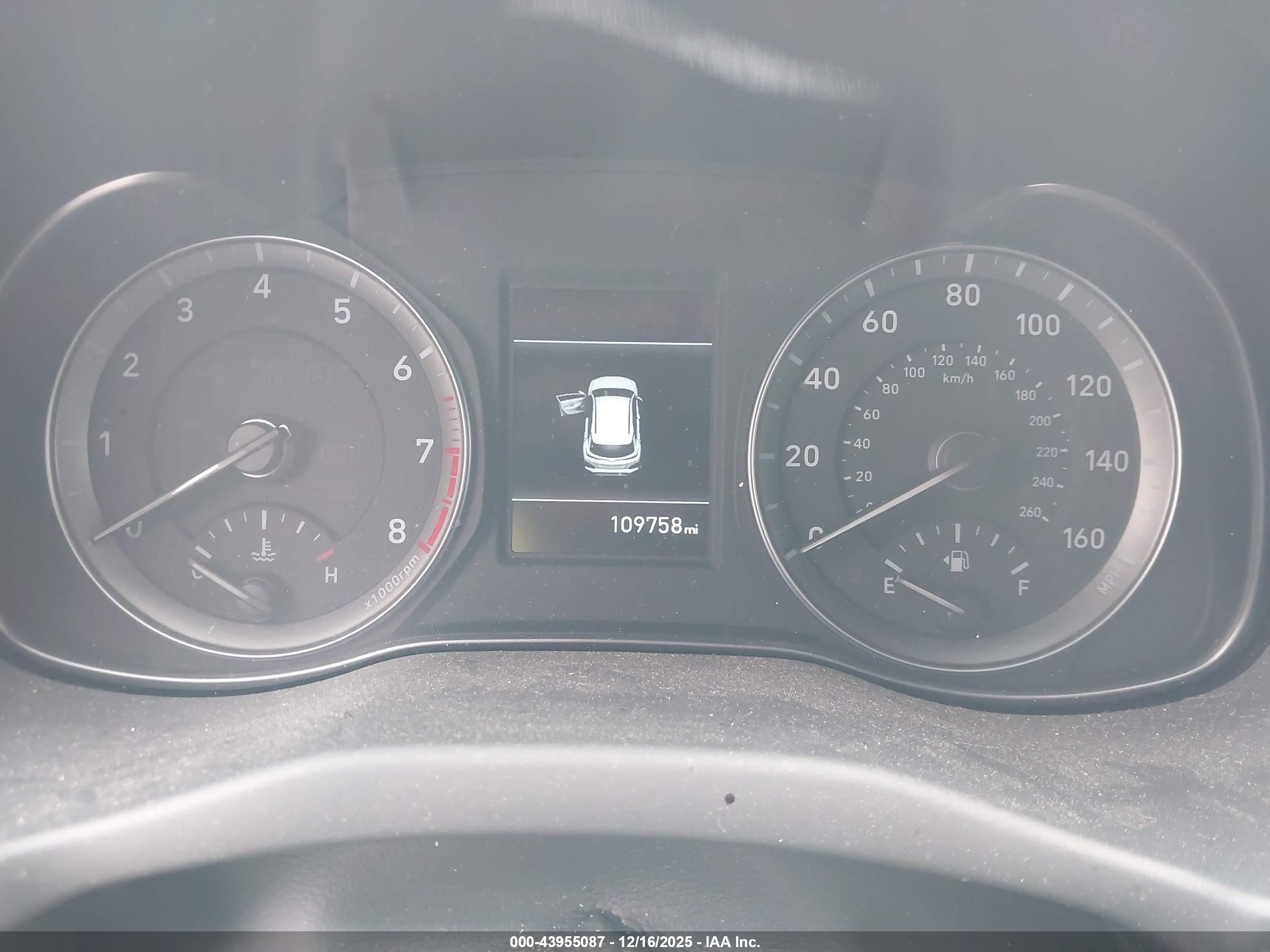 HYUNDAI KONA image 7