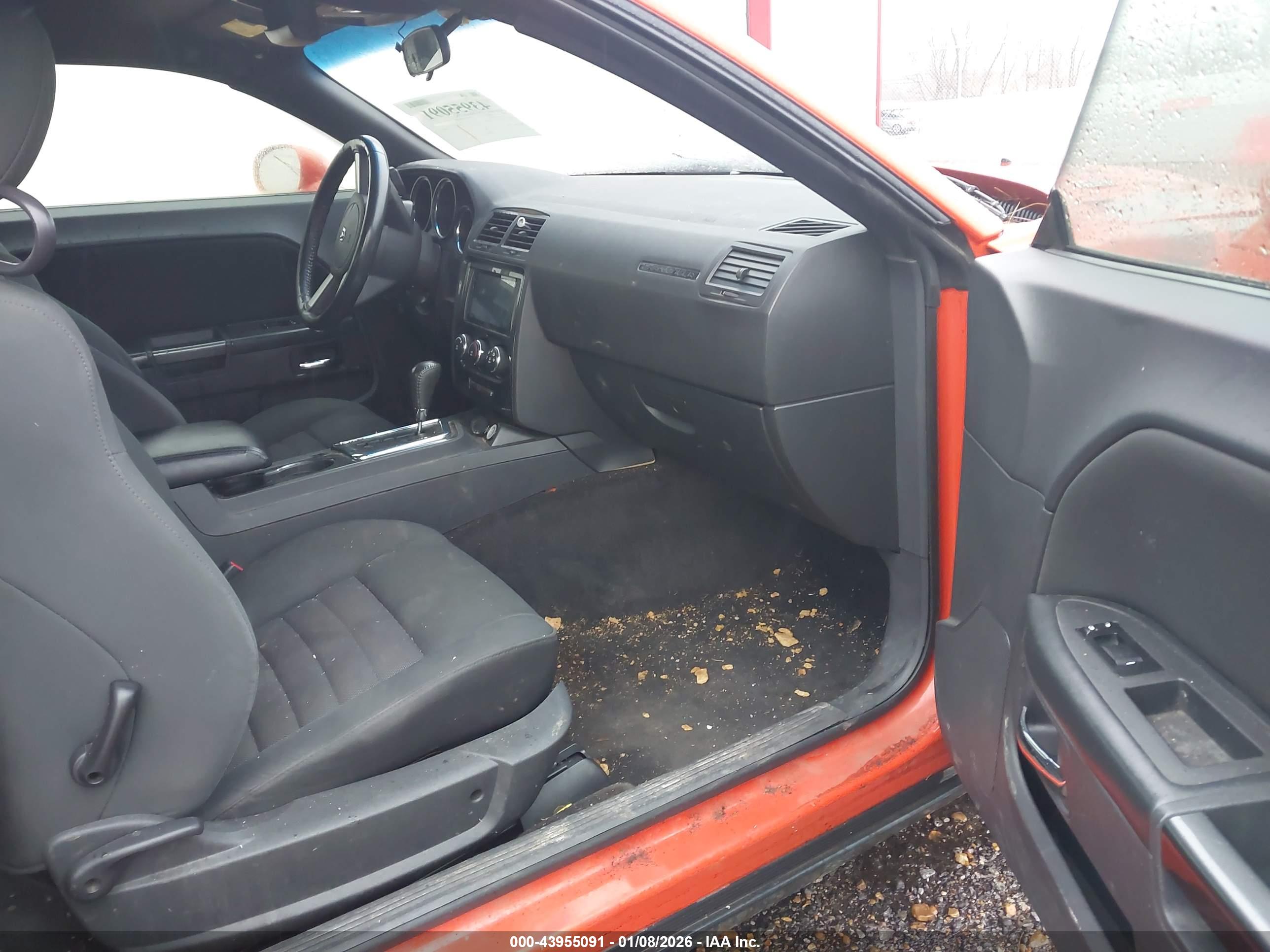DODGE CHALLENGER image 5