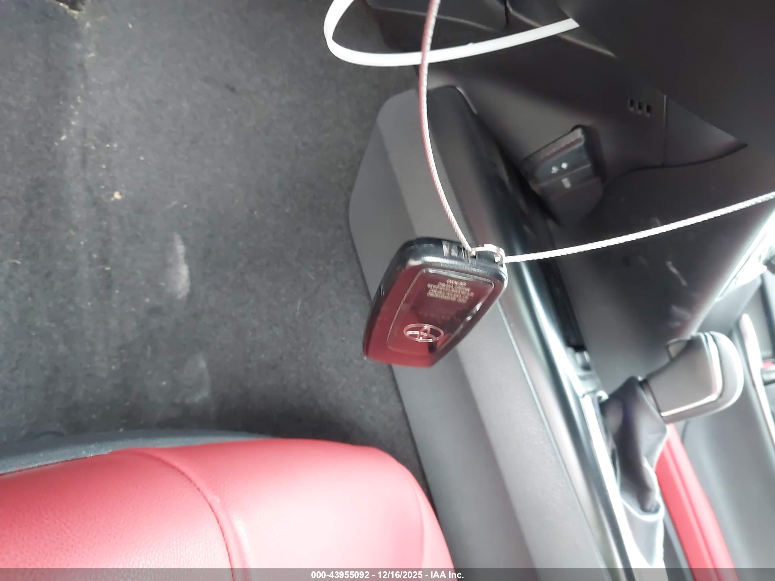 TOYOTA CAMRY image 11