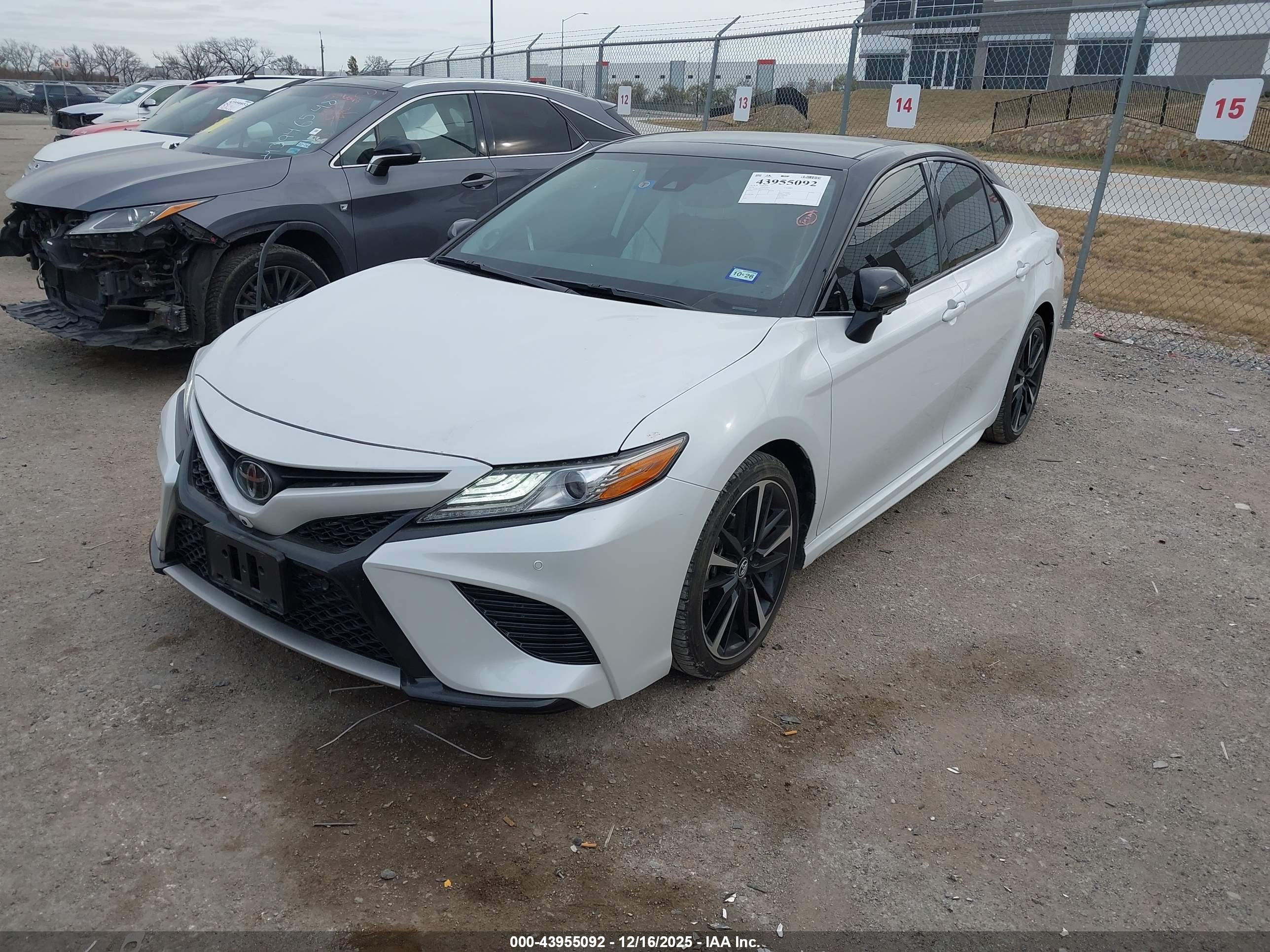 TOYOTA CAMRY image 2