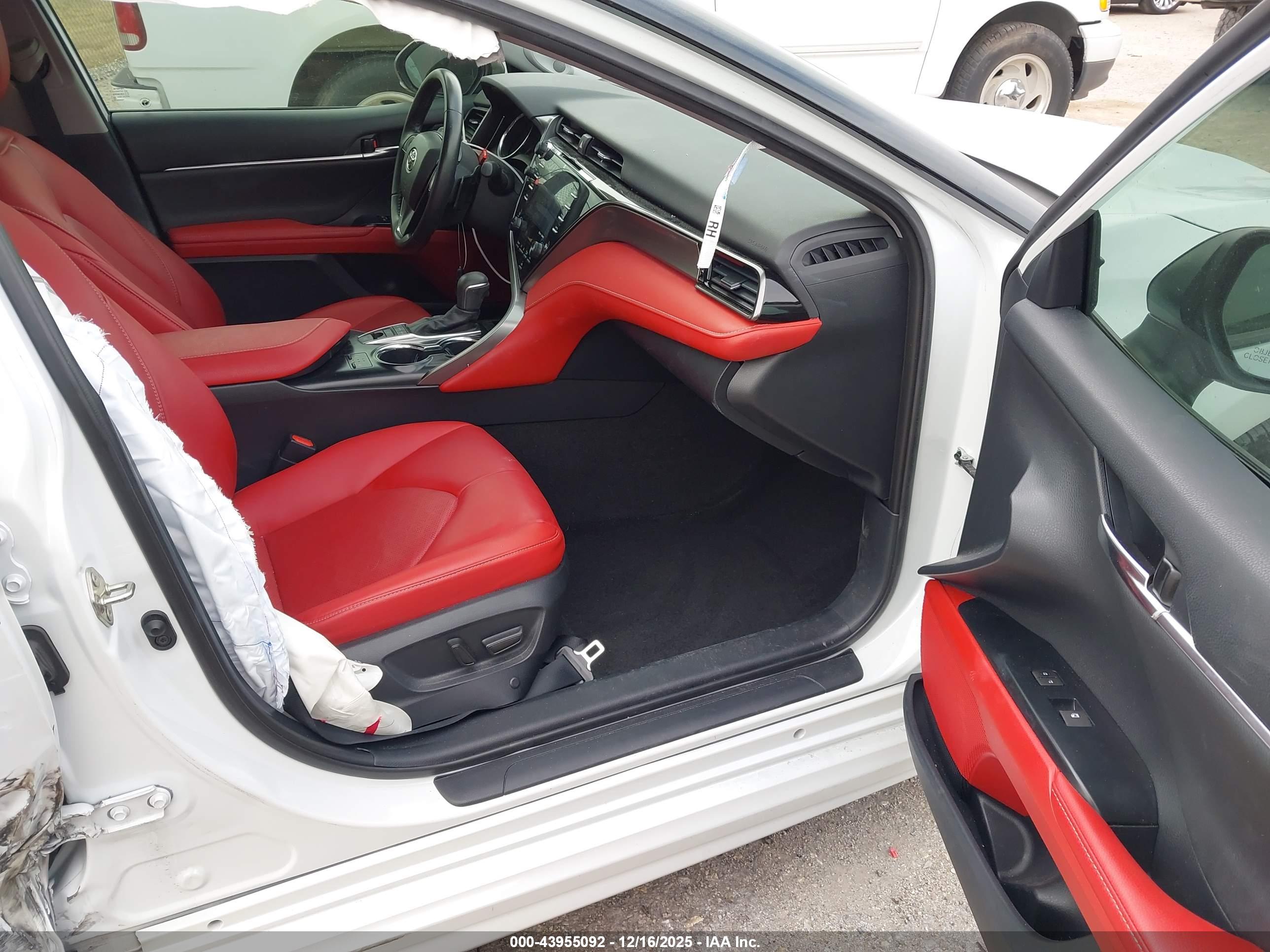 TOYOTA CAMRY image 5