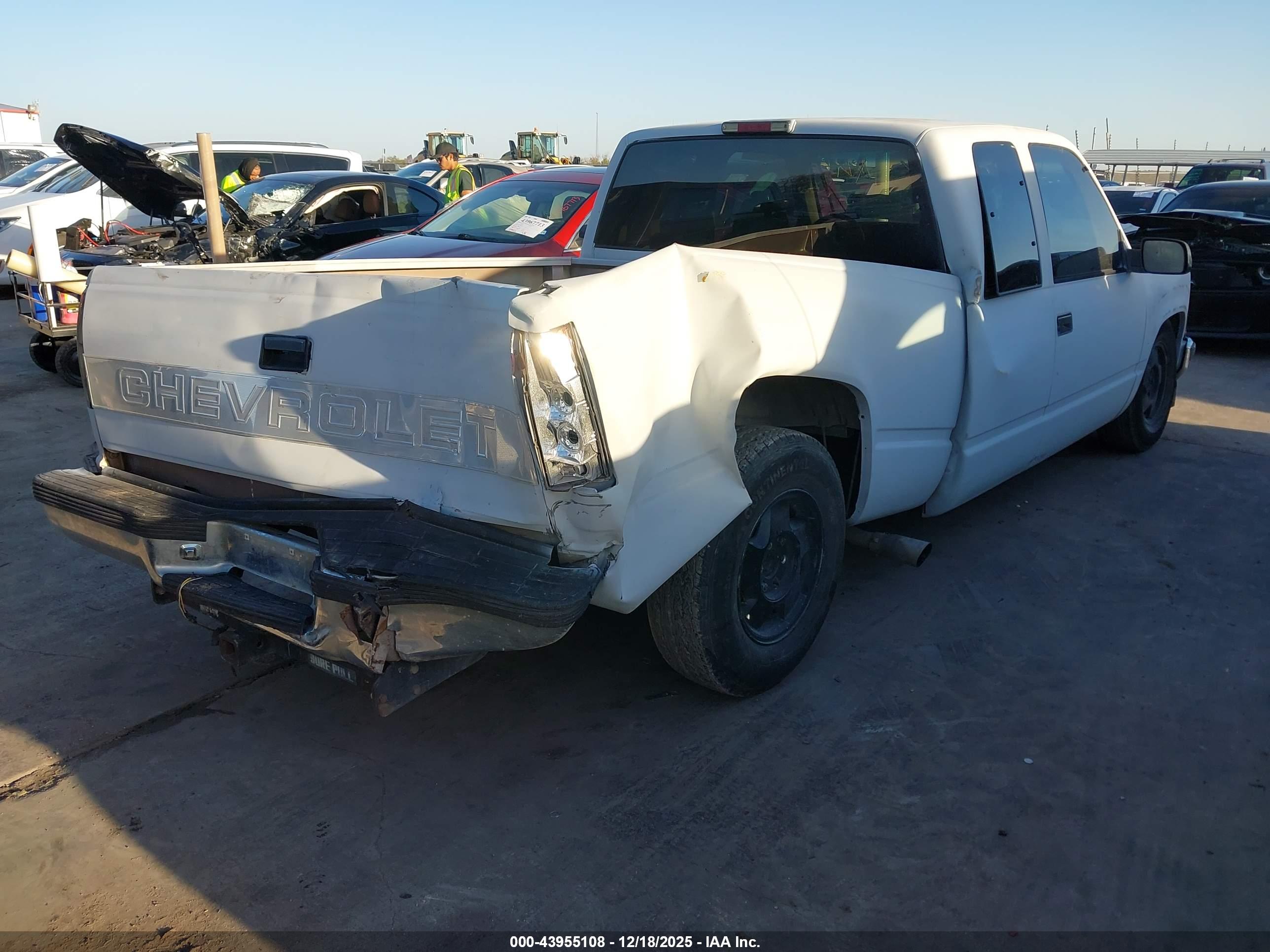 CHEVROLET GMT-400 image 4
