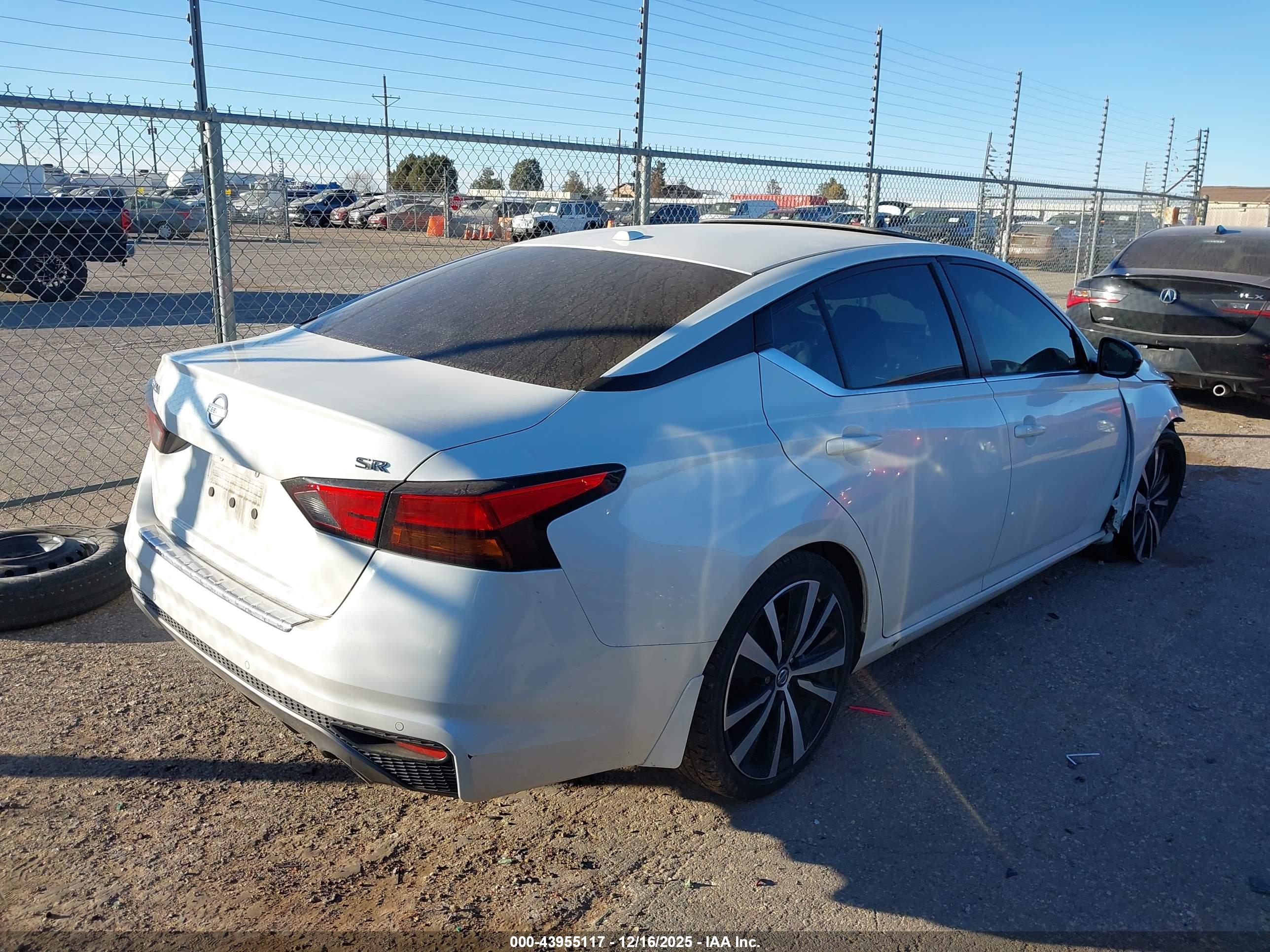 NISSAN ALTIMA image 4